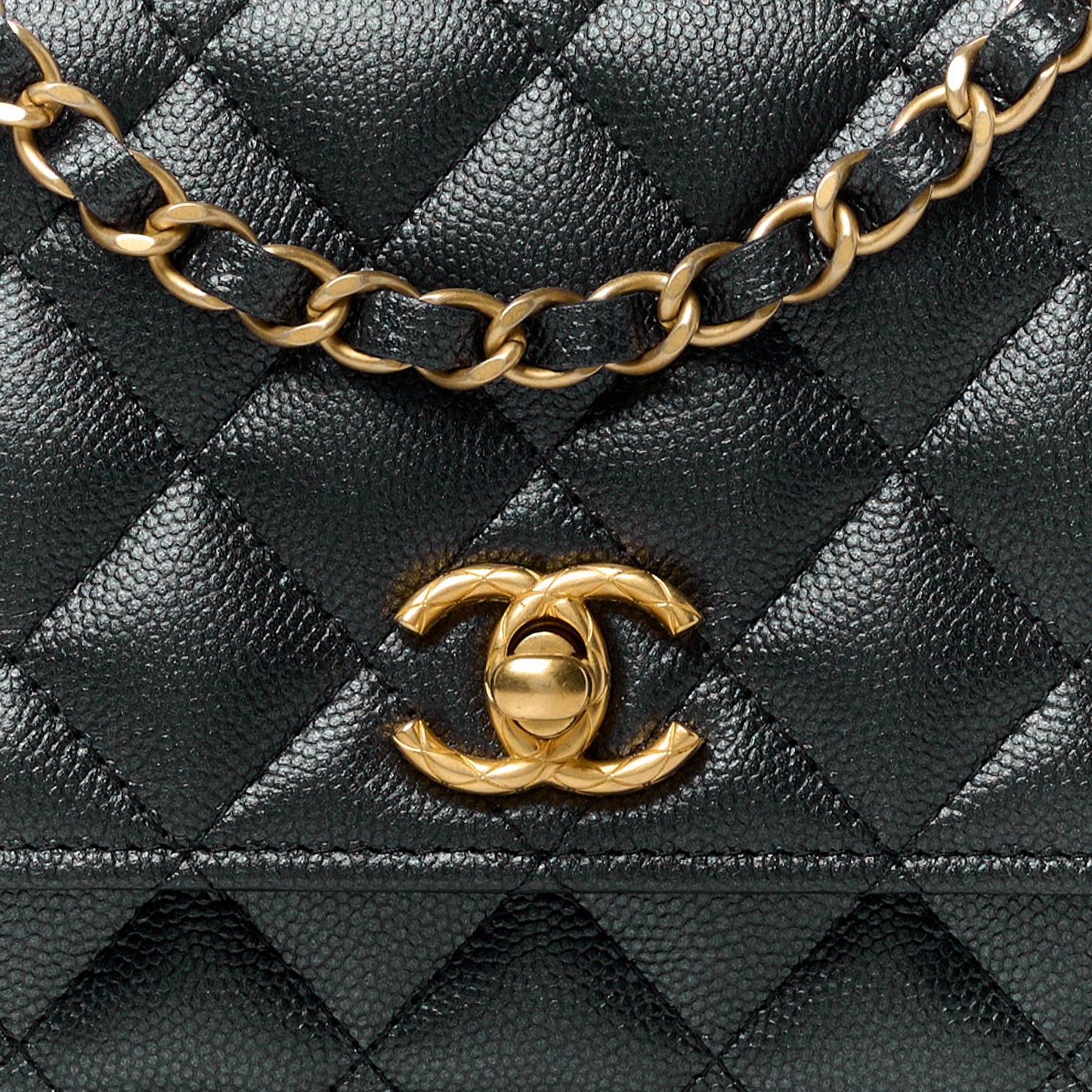 Pearly Caviar Quilted Fit For You Wallet On Chain WOC Black