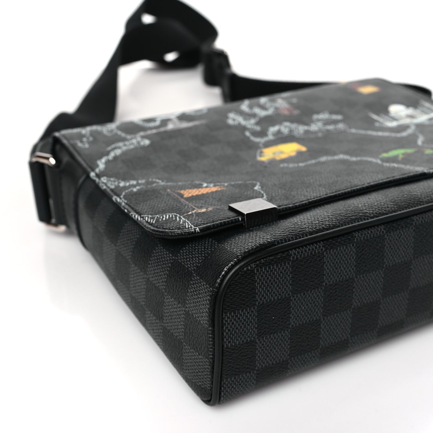 Damier Graphite World Map District PM