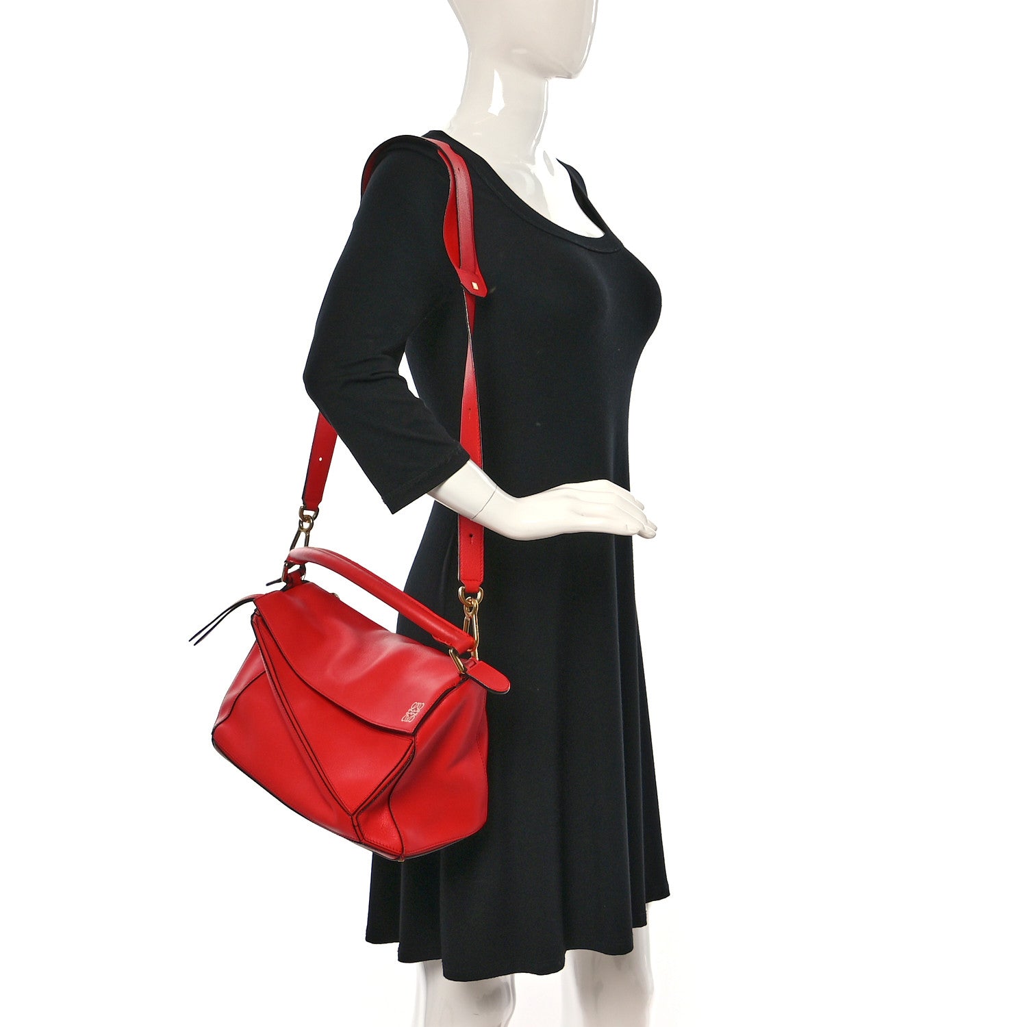 Loewe Calfskin Medium Puzzle Bag Scarlet 2 of 14