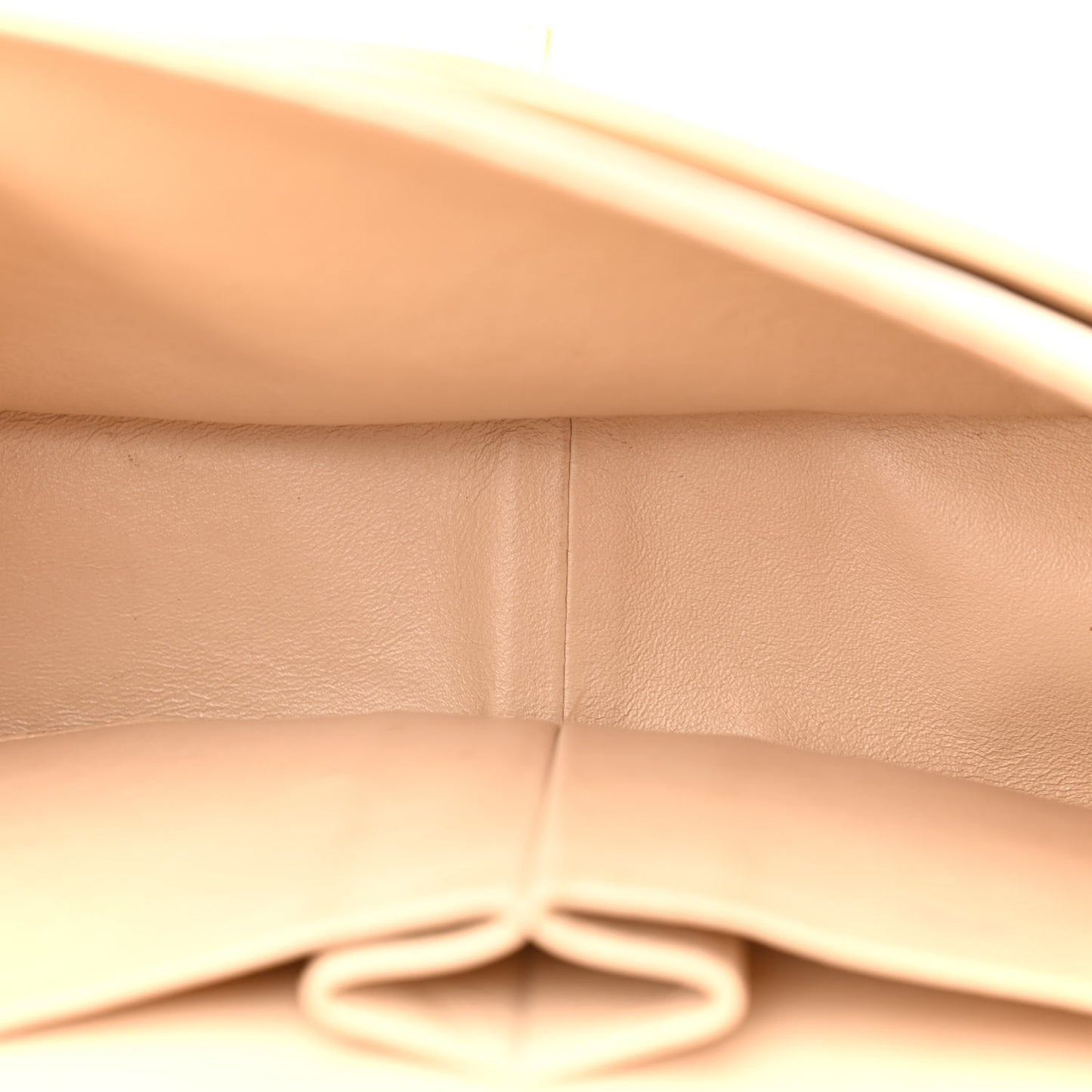 Caviar Quilted Jumbo Double Flap Beige Clair