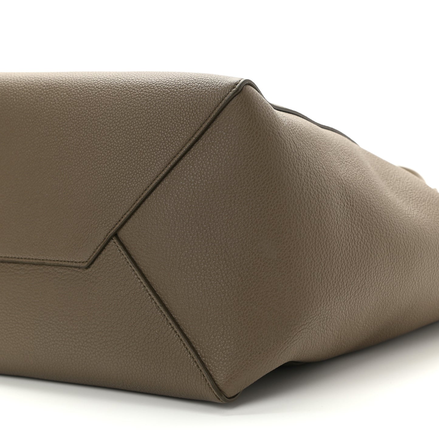 Soft Grained Calfskin Medium Belt Cabas Phantom Taupe