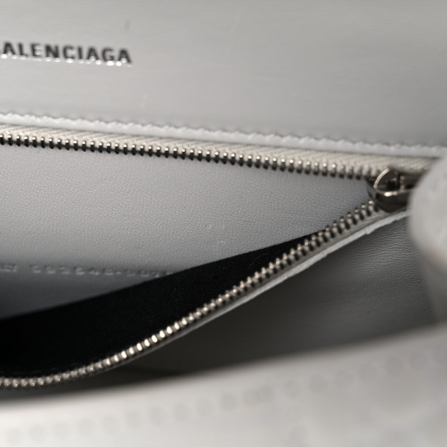 Calfskin Crocodile Embossed Small Hourglass Top Handle Bag White