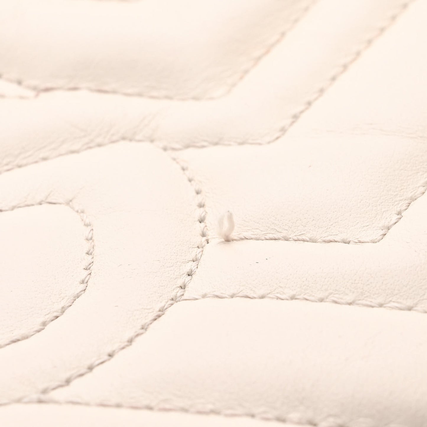Calfskin Matelasse Small GG Marmont Chain Shoulder Bag White