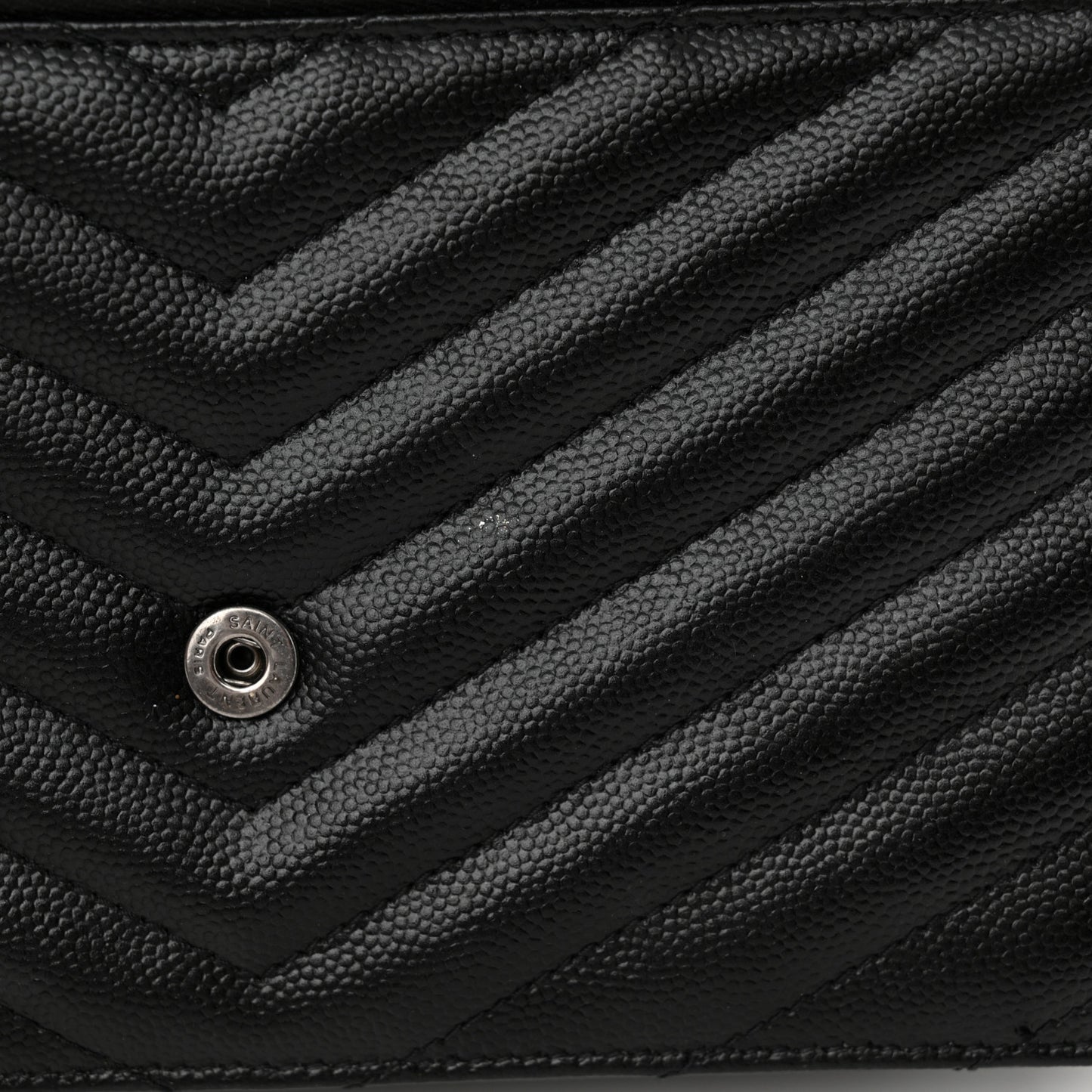 Grain De Poudre Matelasse Chevron Monogram Monochrome Envelope Chain Wallet Black