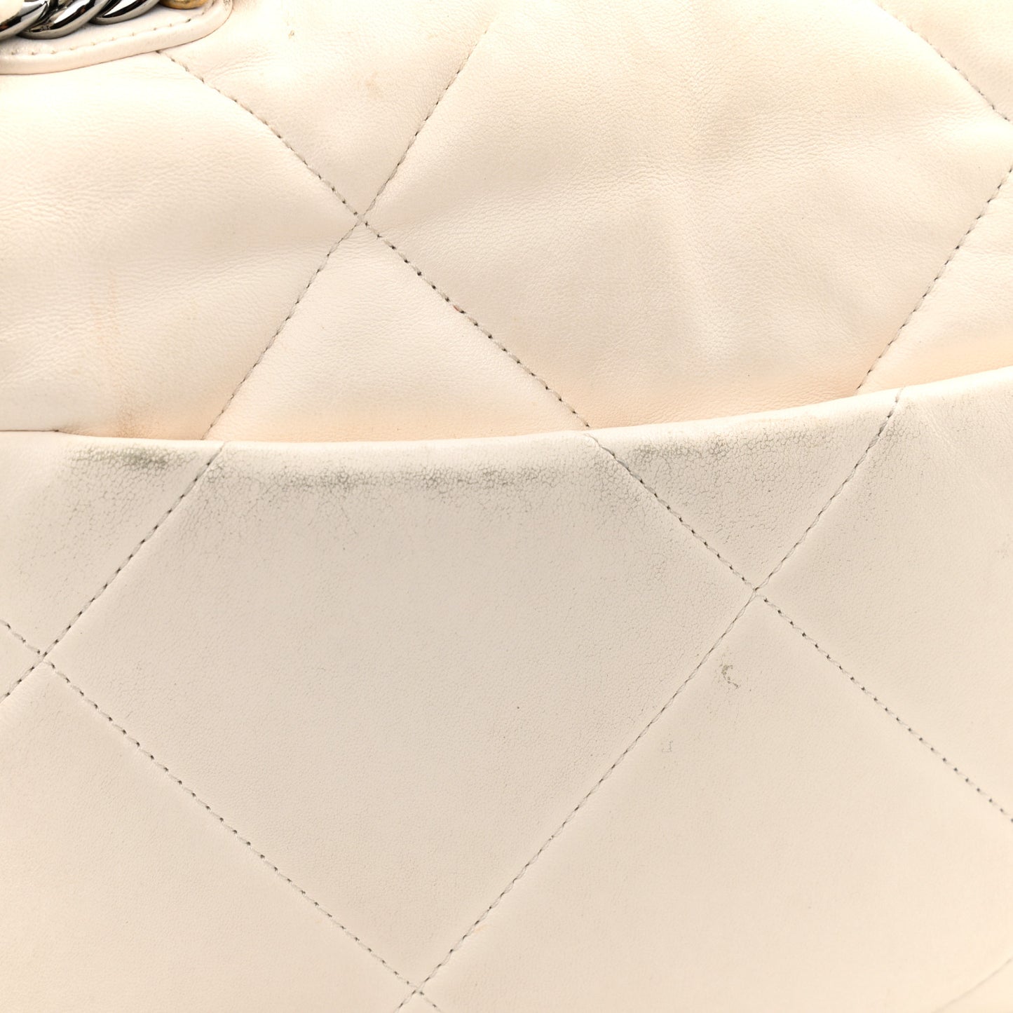 Lambskin Quilted Medium Chanel 19 Flap White