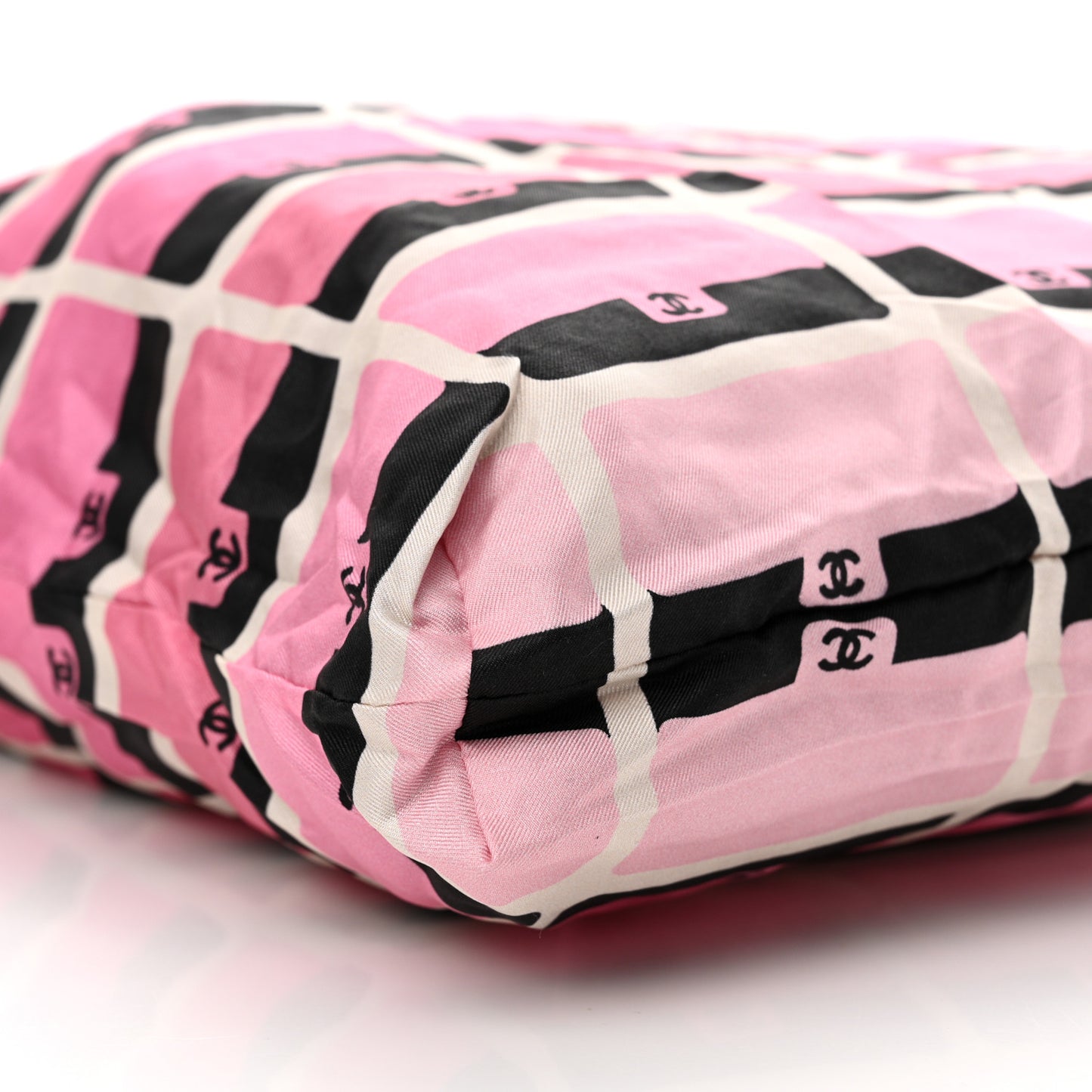 Caviar Fabric Quilted Foldable Tote With Chain Pink Multicolor