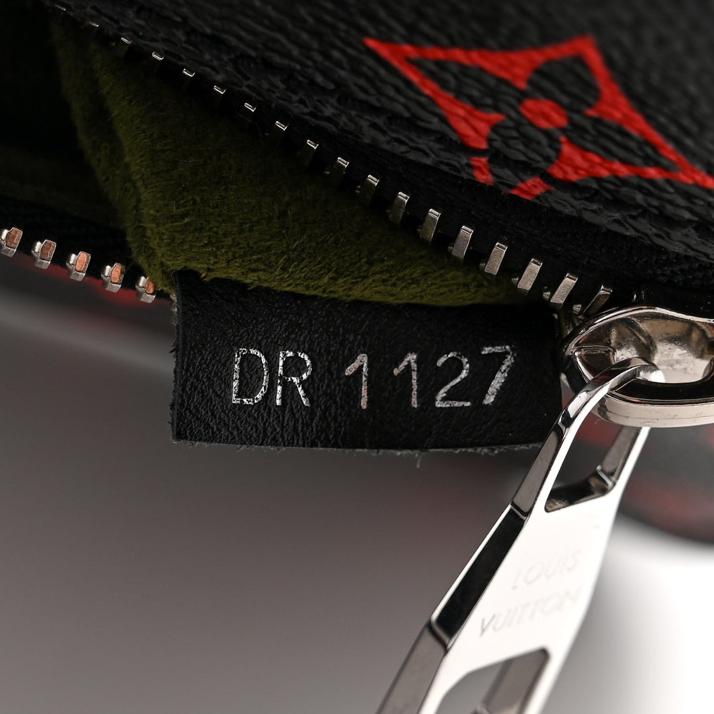 Monogram Infrarouge Pochette Metis