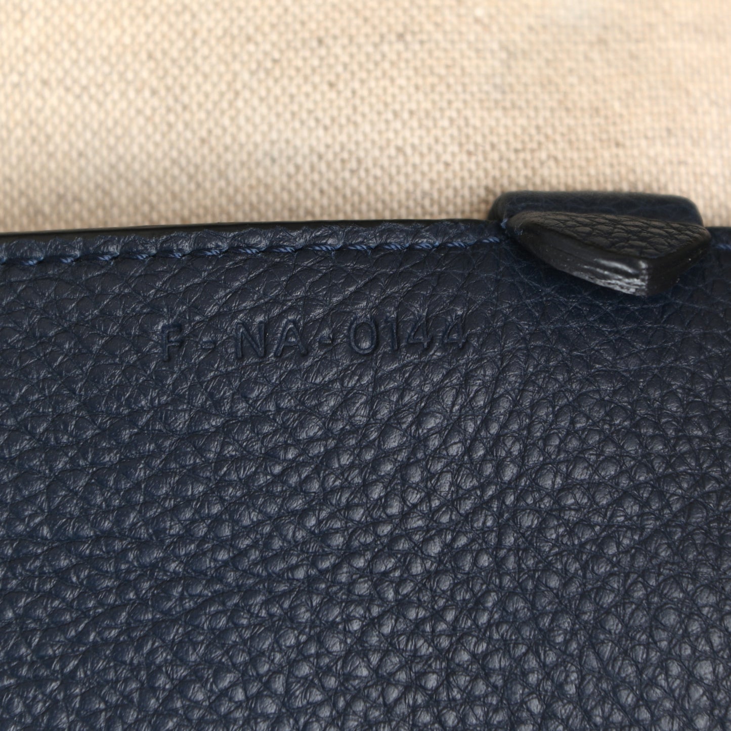 Soft Grained Calfskin Medium Belt Cabas Phantom Deep Blue