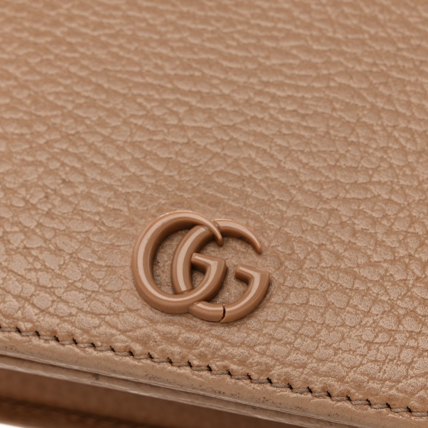 Dollar Calfskin Enamel Monochrome Mini GG Marmont Chain Wallet Camelia