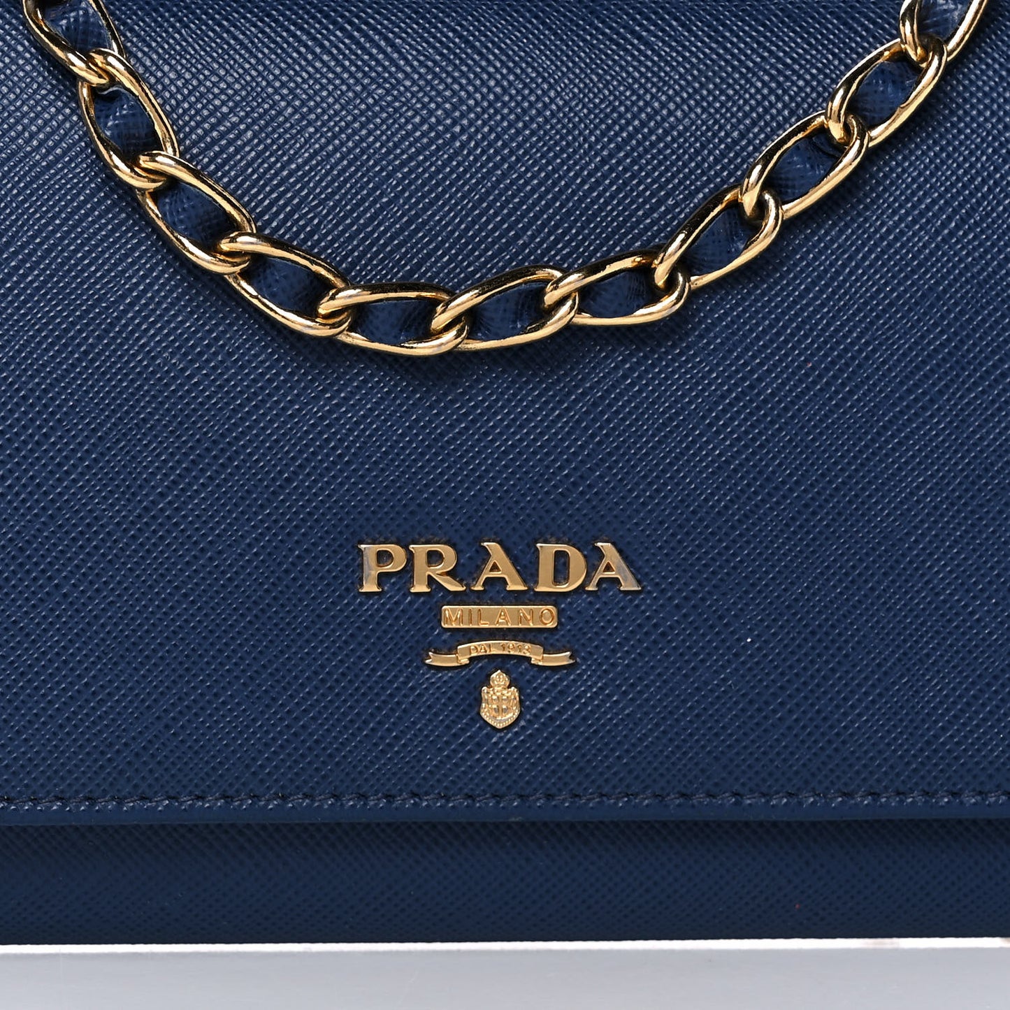 Saffiano Metal Oro Chain Wallet Bleuette
