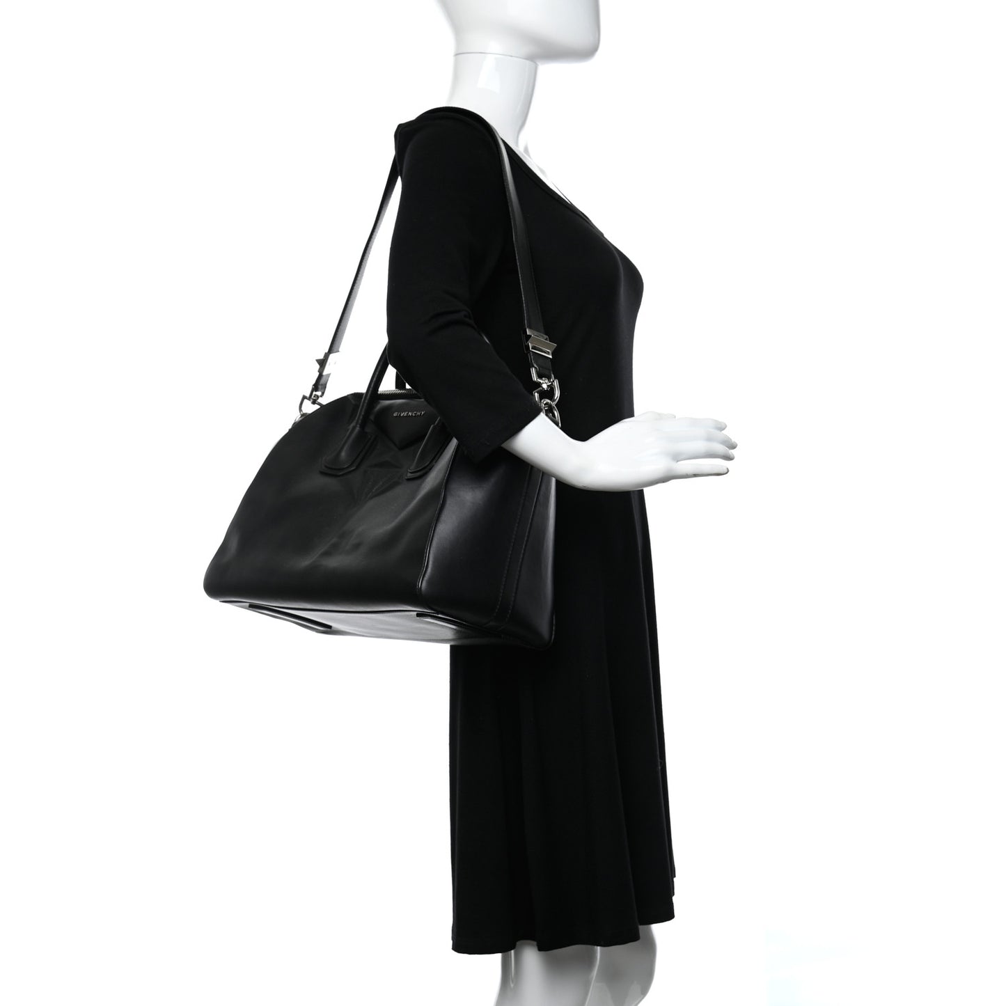 Calfskin 3D Stud Medium Antigona Black