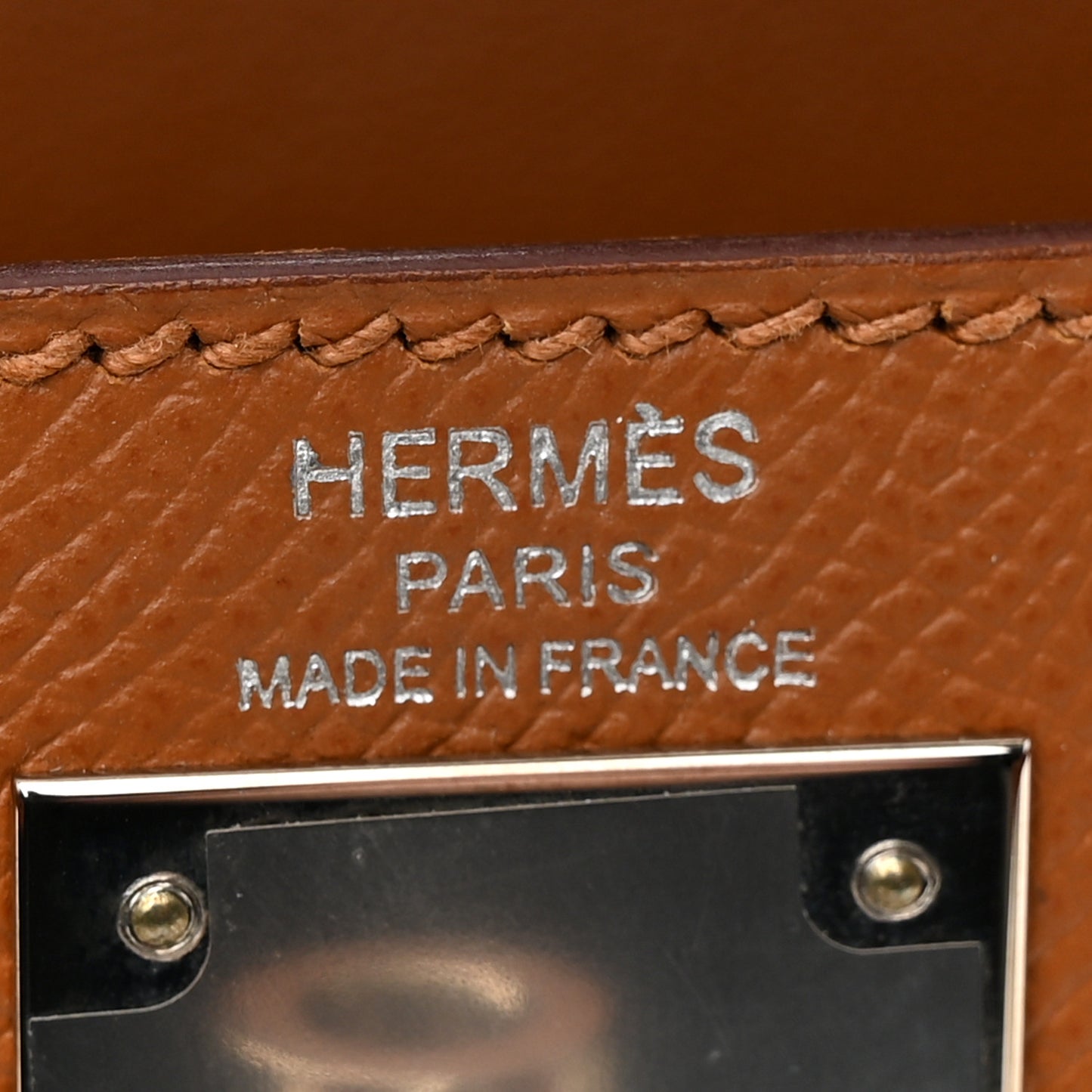 Epsom Chevre Mysore Sombrero Kellygraphie Lettre H Kelly Sellier 28 Capucine Gold Bordeaux