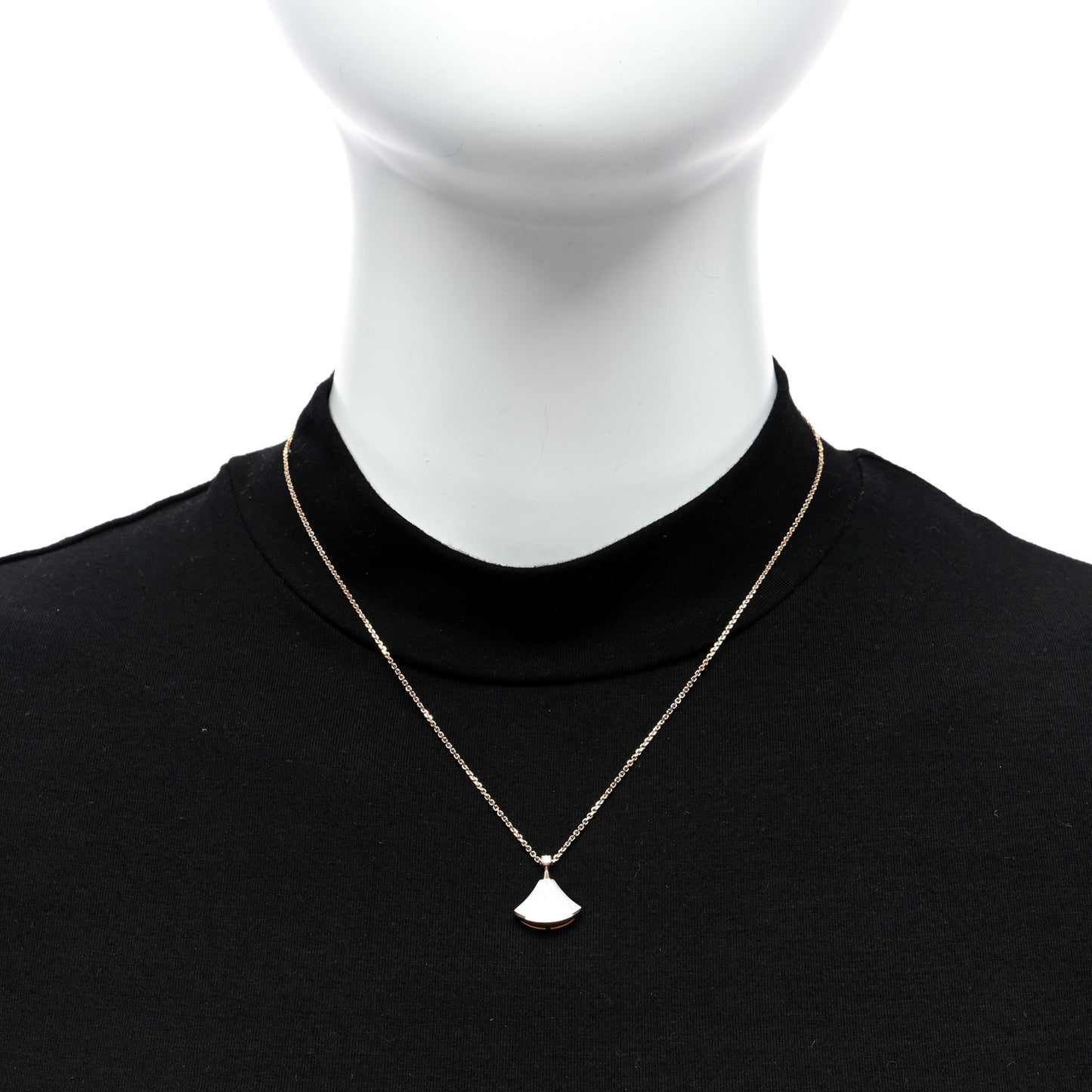 18K Rose Gold Diamond Mother of Pearl Small Divas' Dream Pendant Necklace