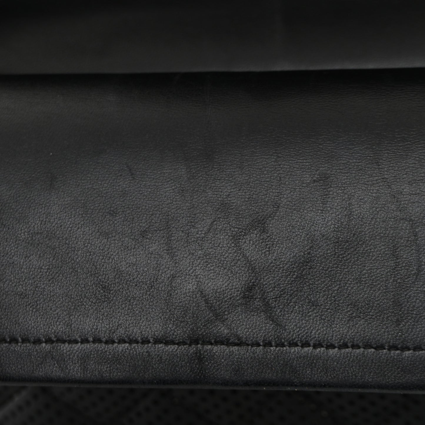 Lambskin Perforated Medium Double Flap Black