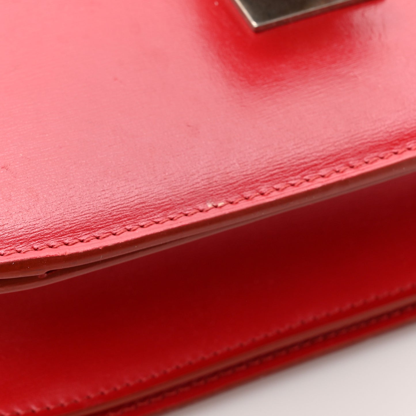 Box Calfskin Medium Classic Box Flap Bag Red