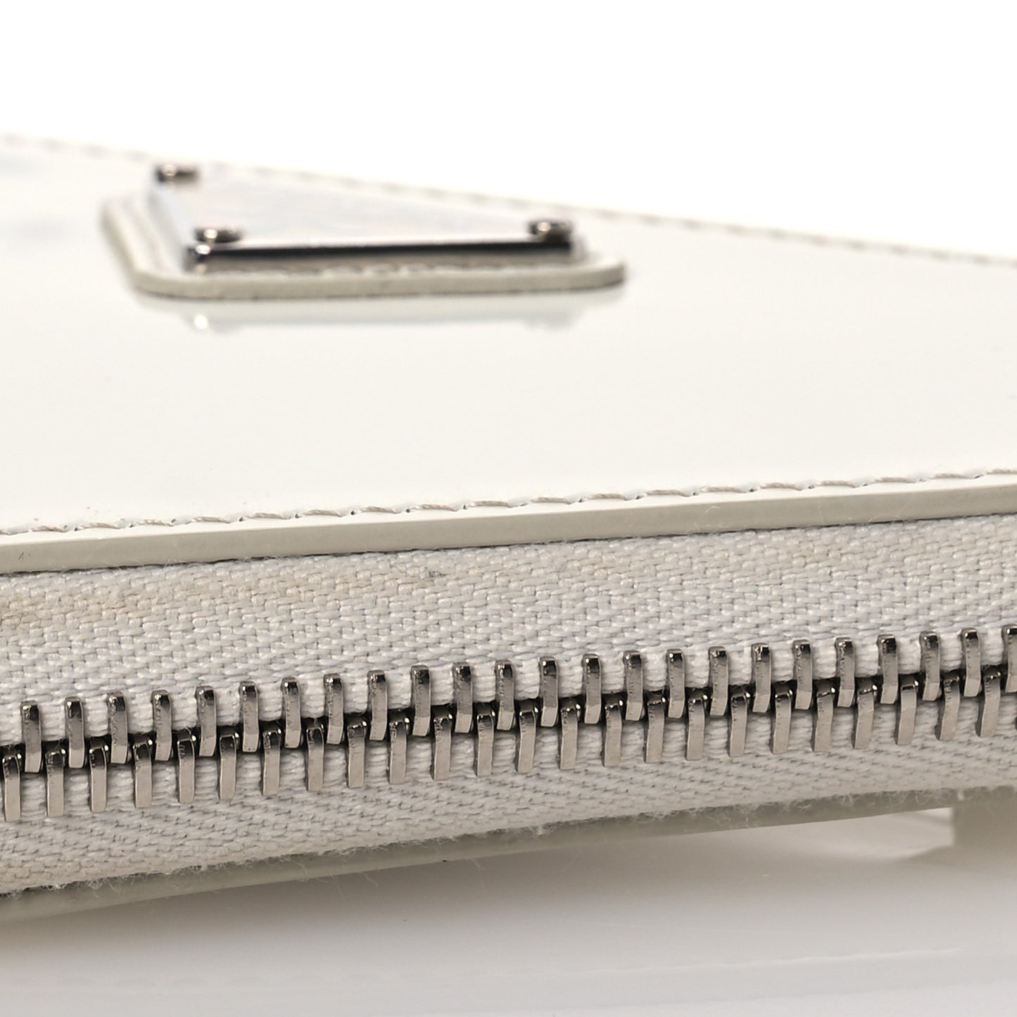 Spazzolato Mini Triangle Chain Crossbody Pouch White