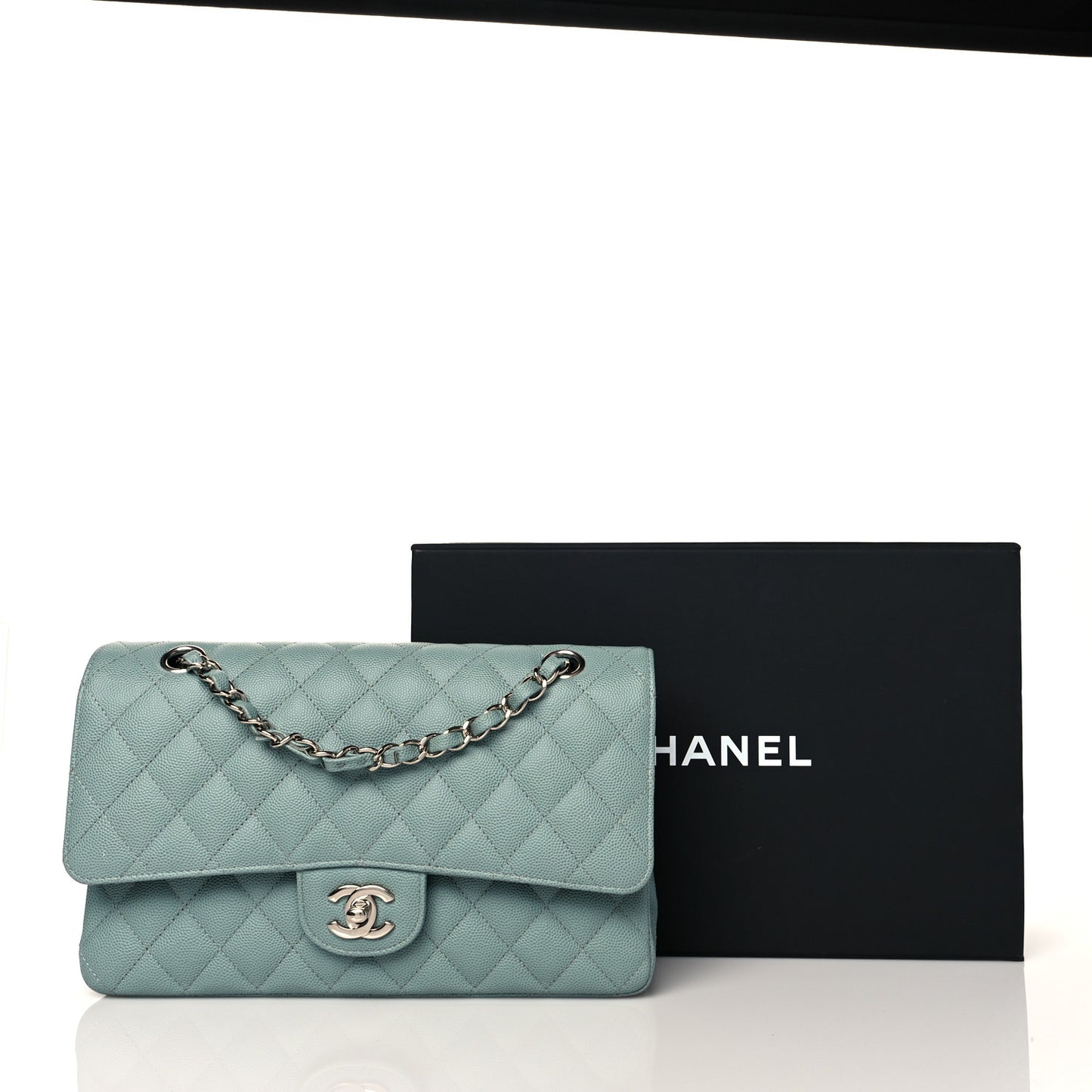 Caviar Quilted Medium Double Flap Green