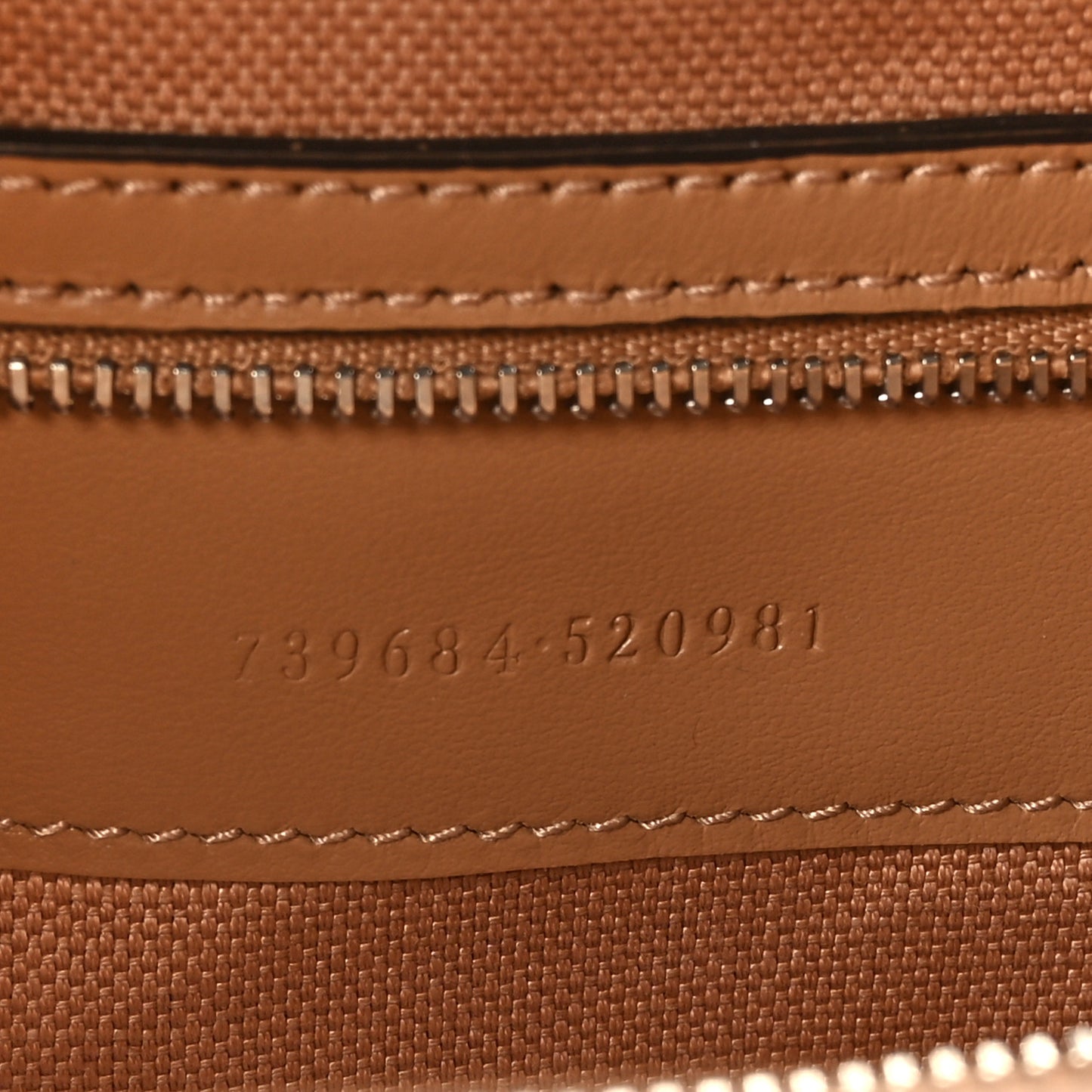 Calfskin Matelasse Monochrome GG Marmont Large Tote Camelia