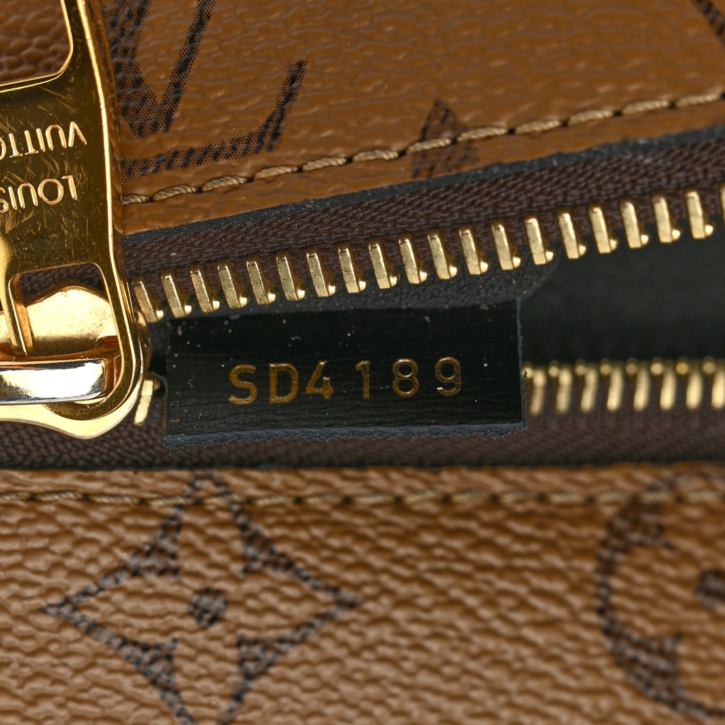 Reverse Monogram Pochette Metis