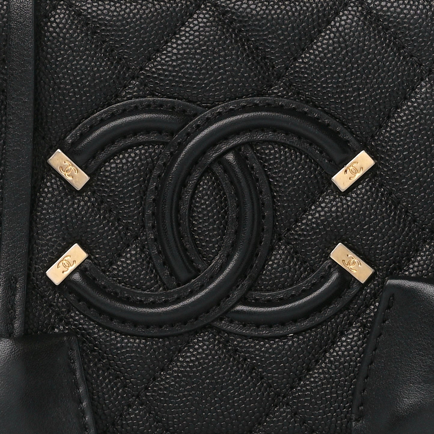 Caviar Quilted Small CC Filigree Vanity Case Black