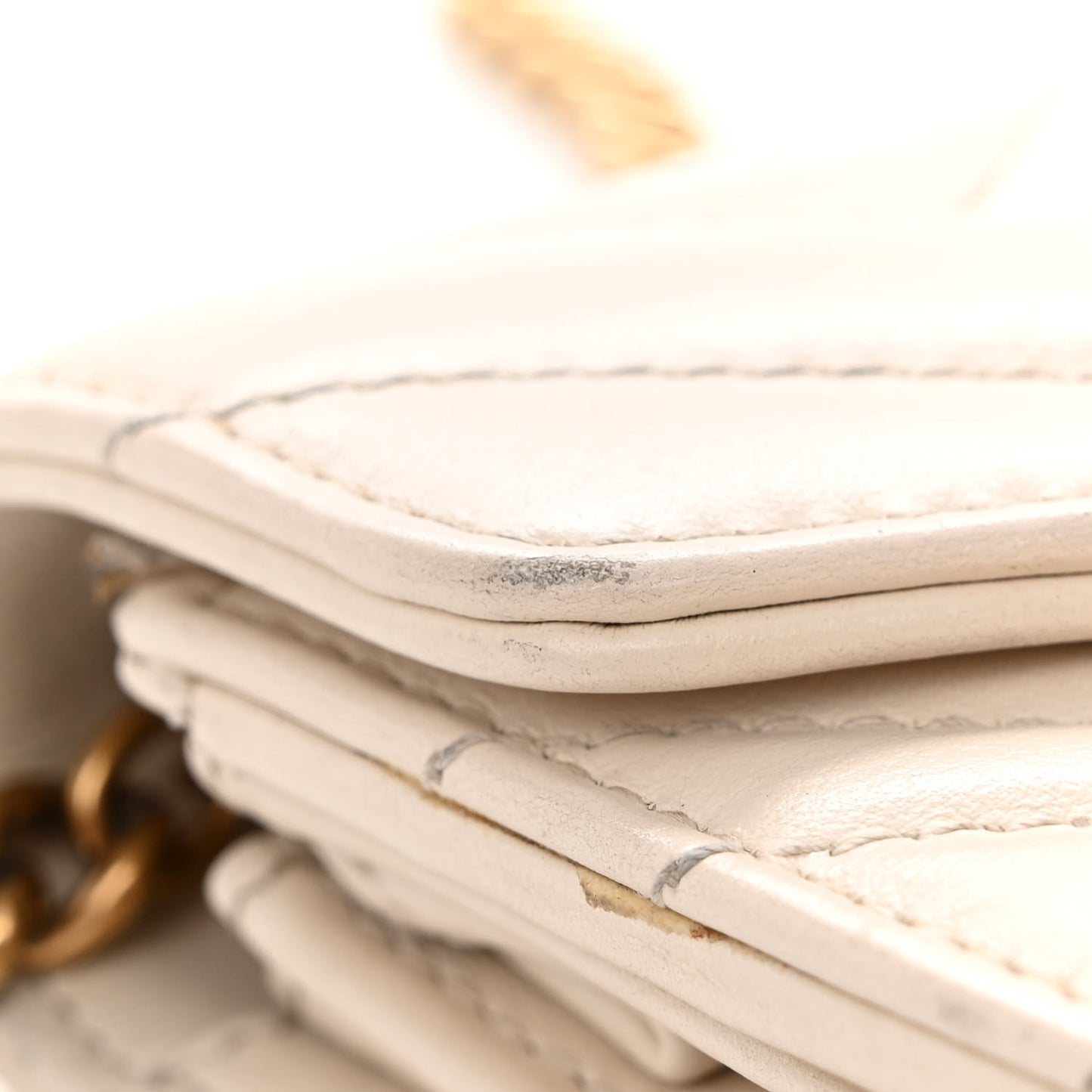 Calfskin Matelasse GG Marmont Chain Wallet Mystic White