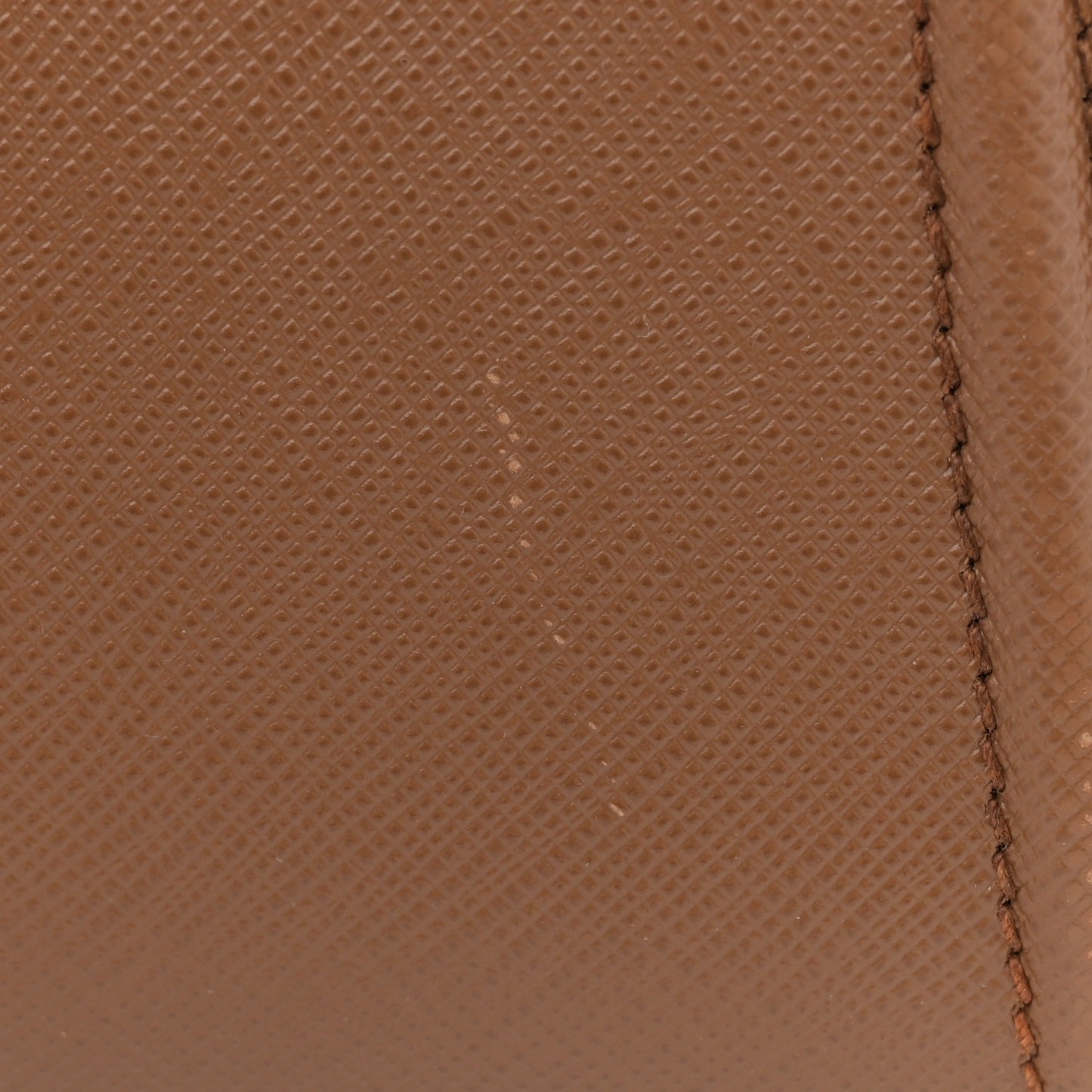 Saffiano Soft Calfskin Large Tote Cannella