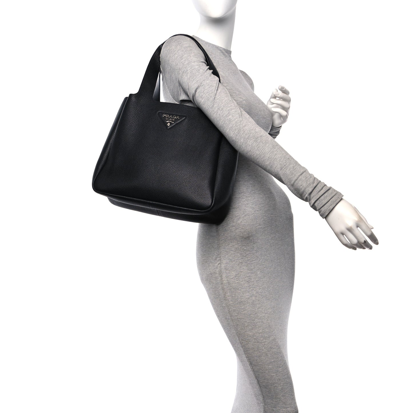 Vitello Daino Soft Medium Dynamique Tote Black