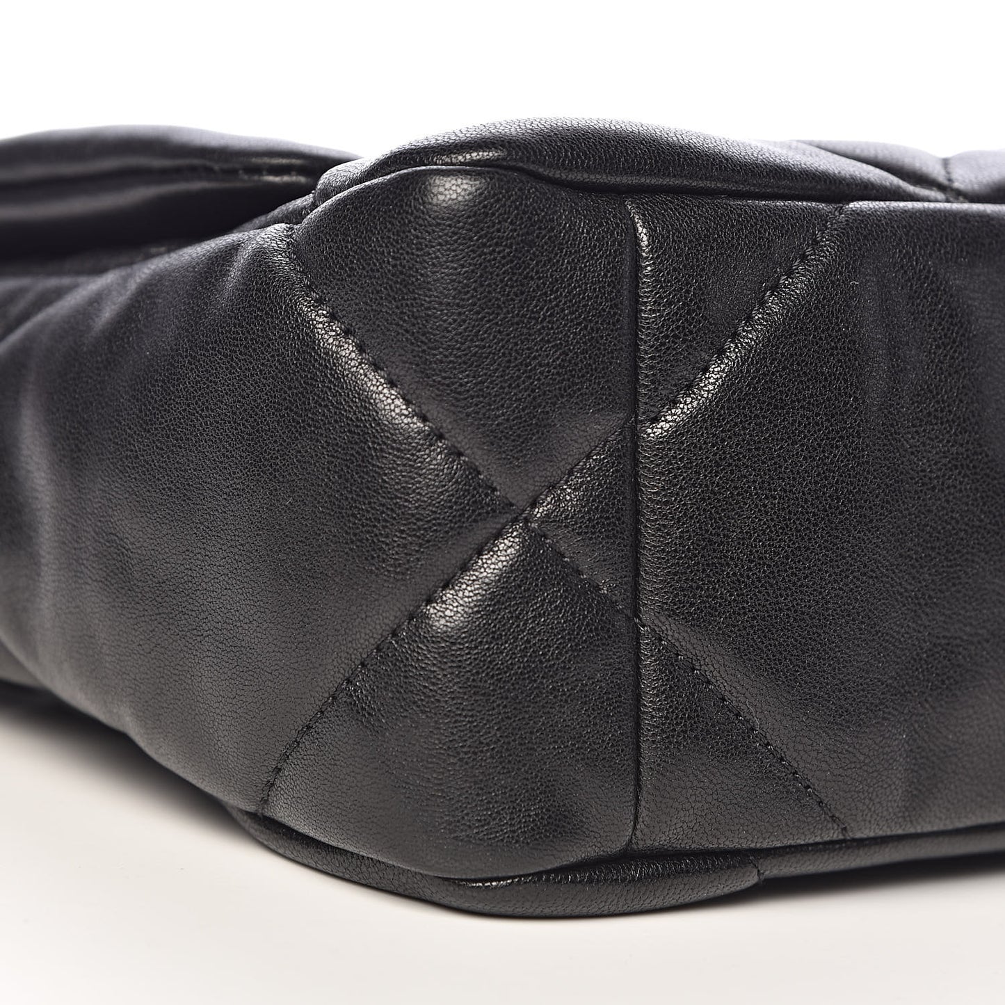 Lambskin Quilted Medium 19 Flap Black