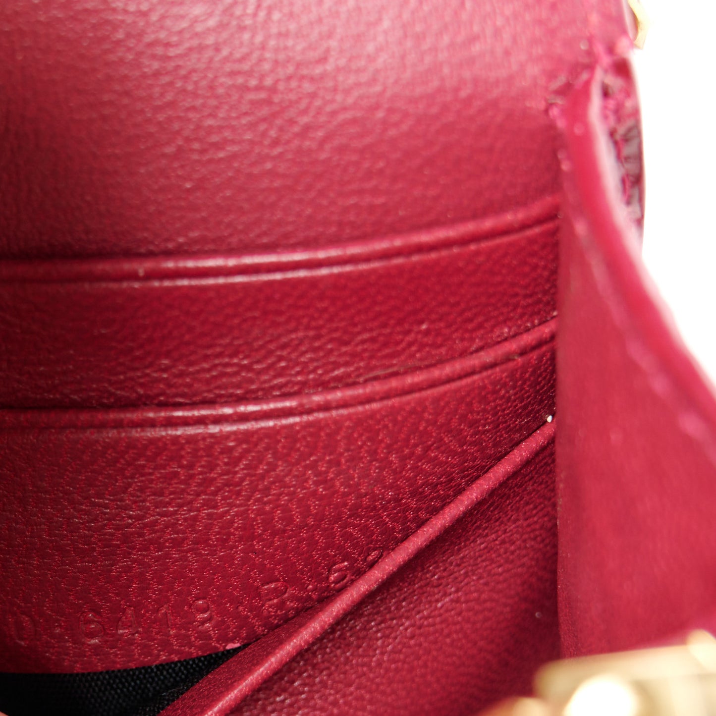 Shiny Calfskin Crocodile Embossed Hourglass Chain Bag Dark Red