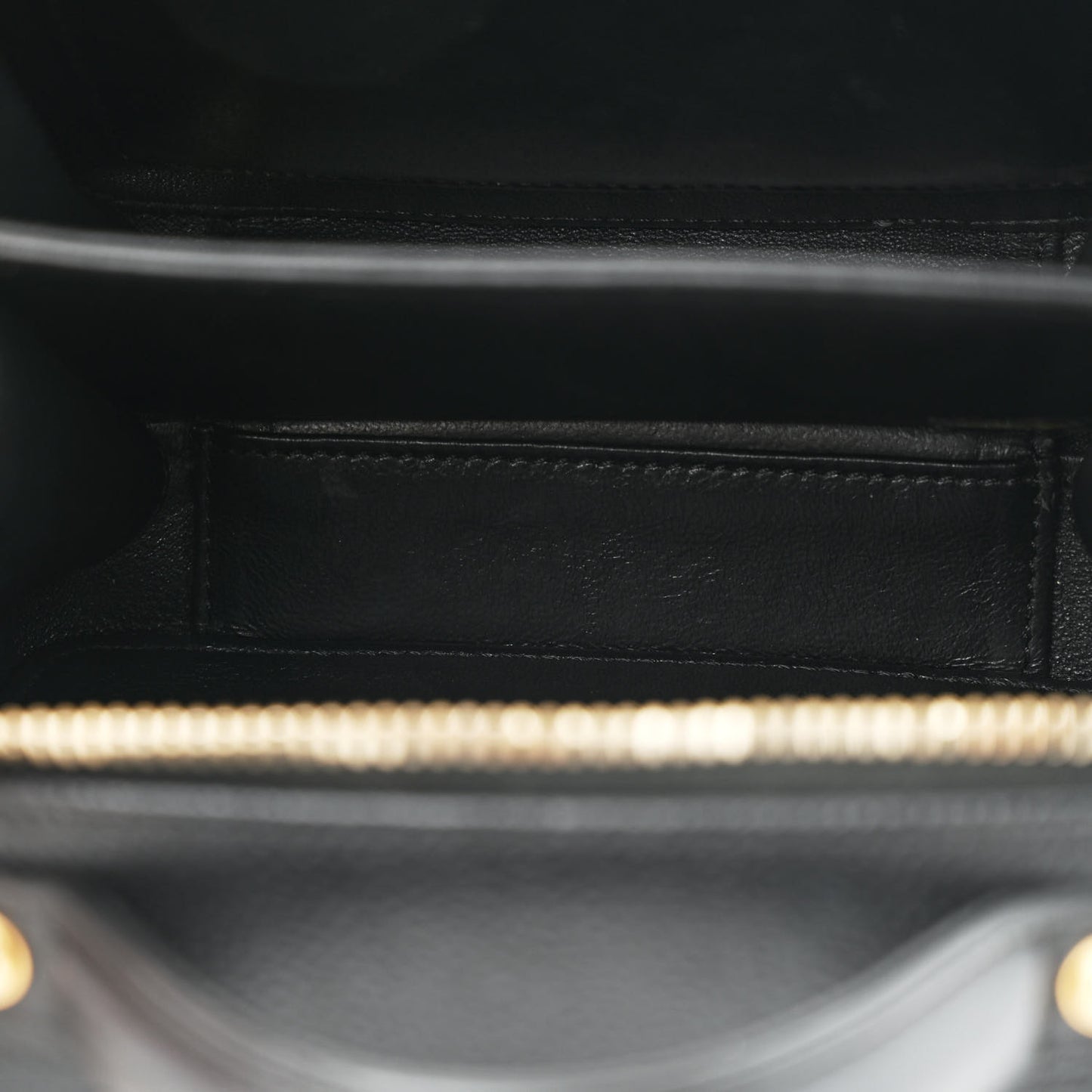 Caviar Quilted Small CC Filigree Vanity Case Black
