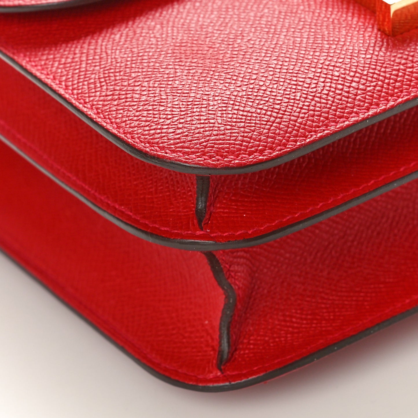 Epsom Constance 24 Rouge Casaque