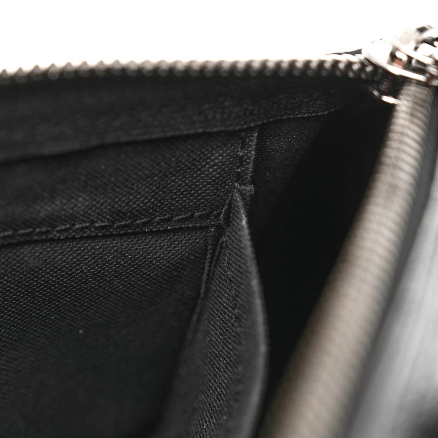 Reverse Monogram Eclipse Keepall Bandouliere 25