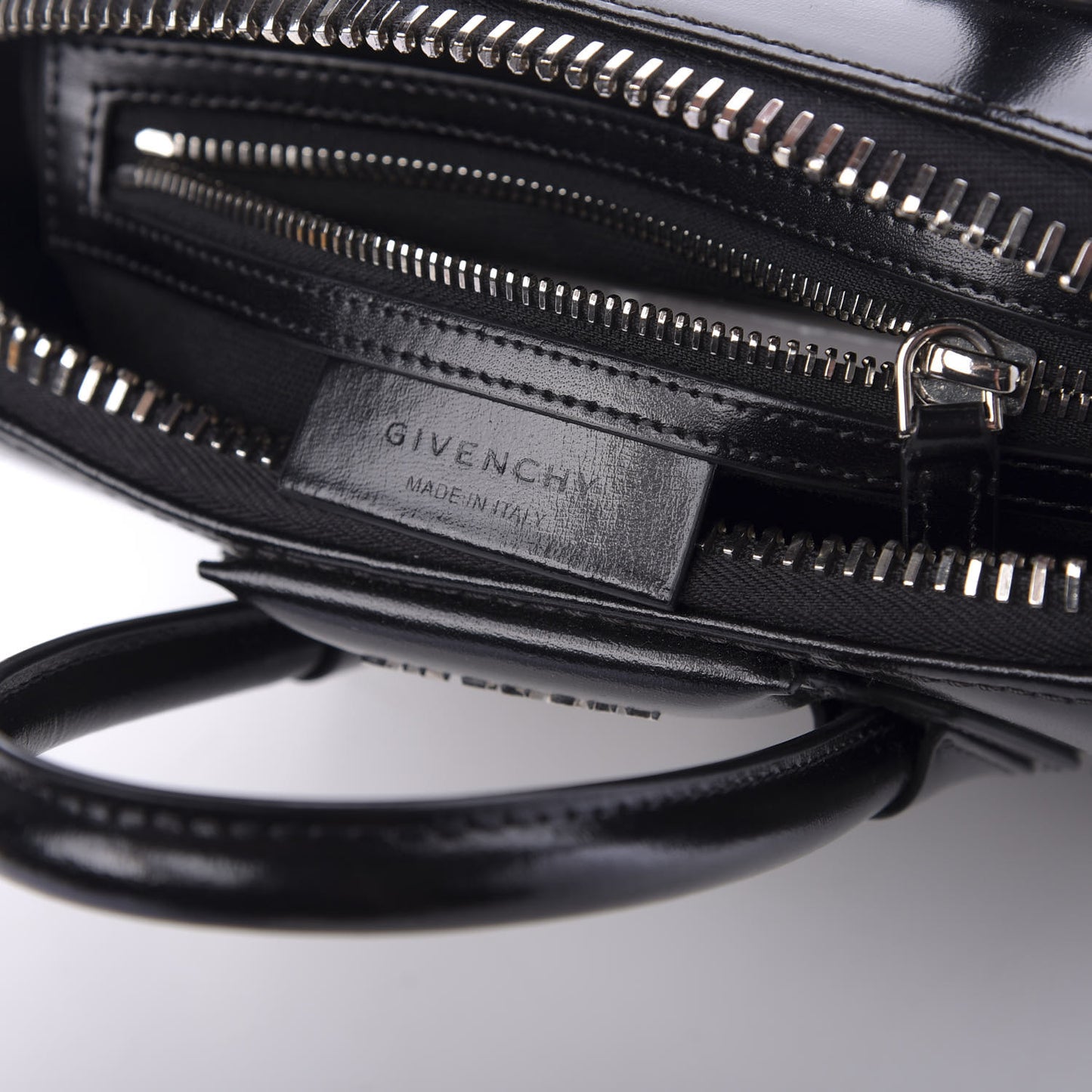 Shiny Lord Calfskin Mini Antigona Black