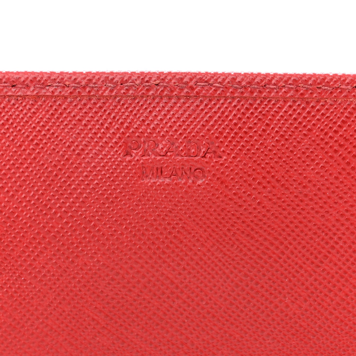 Saffiano Metal Oro Chain Wallet Fuoco