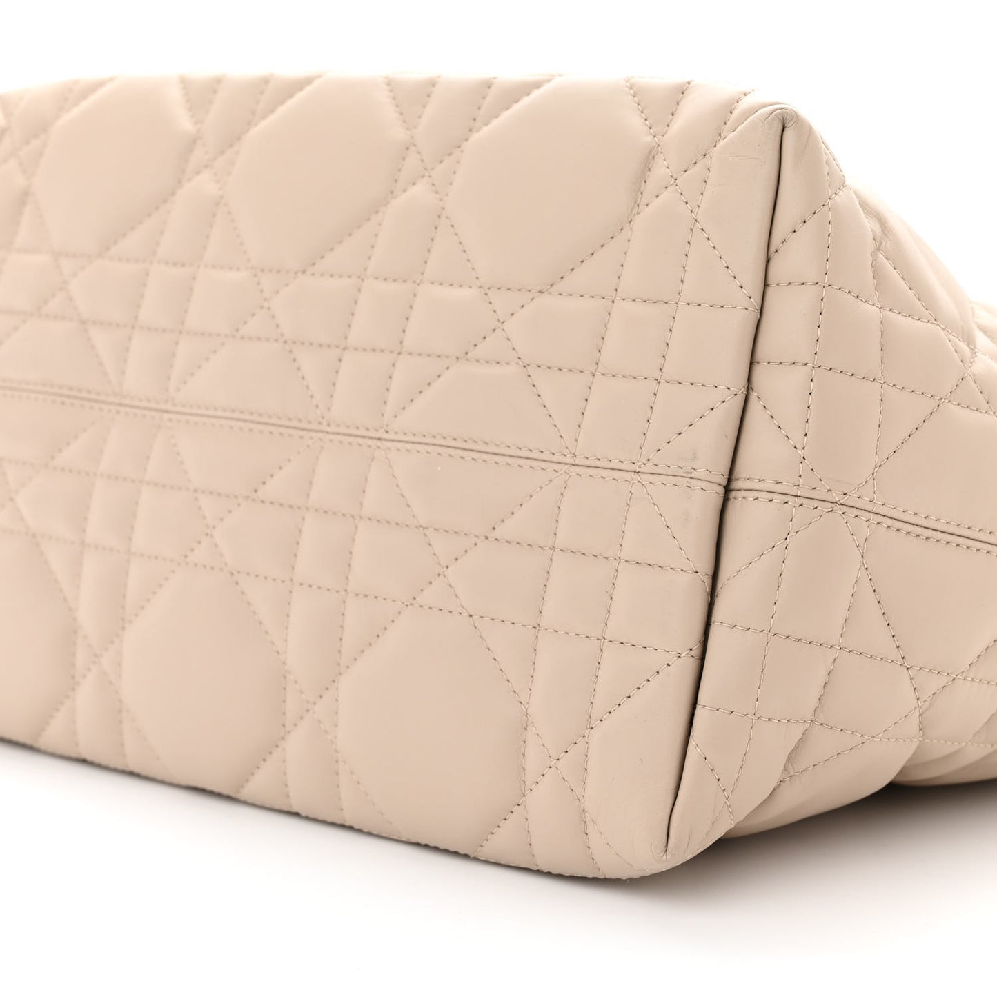 Calfskin Macrocannage Medium Toujour Powder Beige