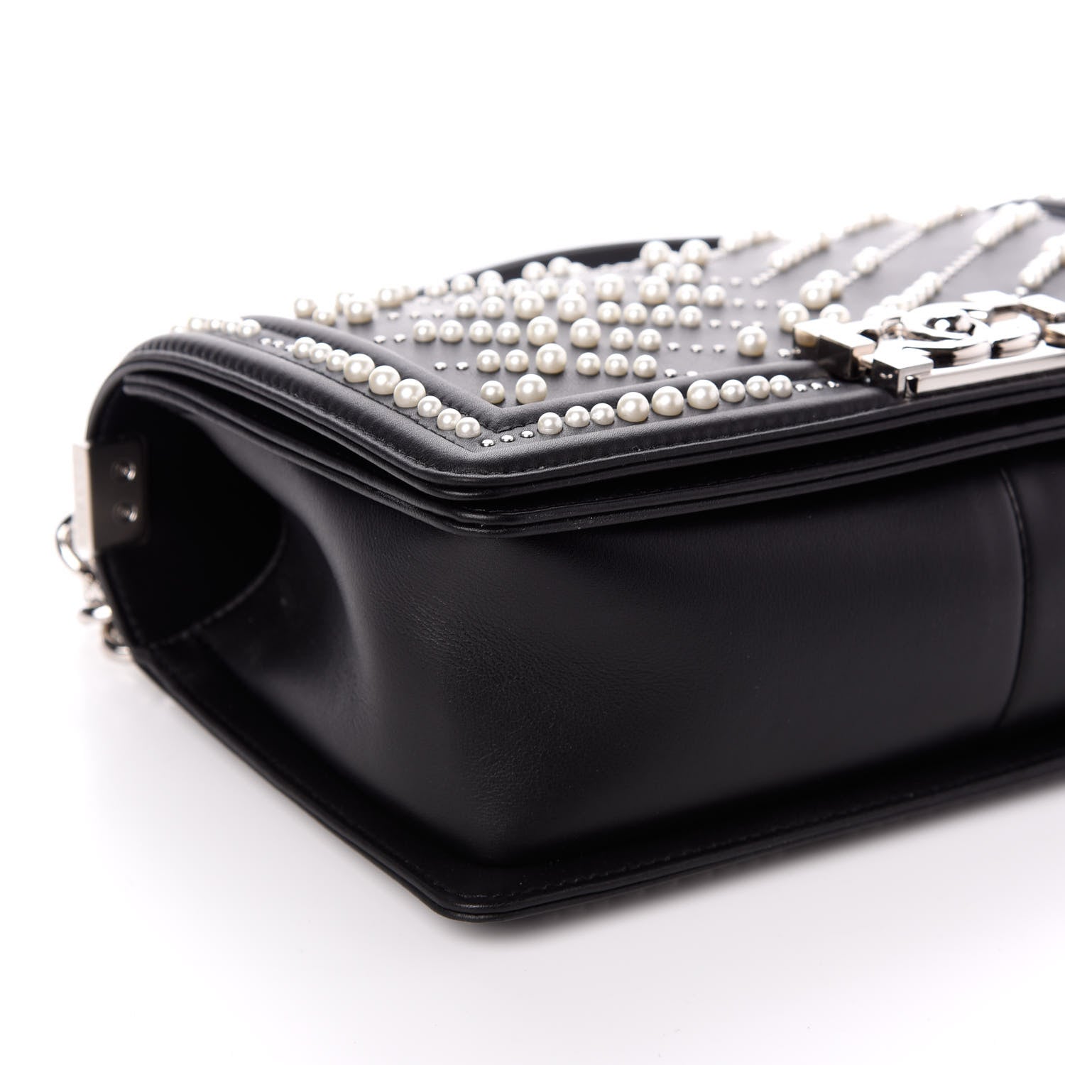 Chanel Calfskin Pearl Chevron Medium Boy Flap Black 8 of 10