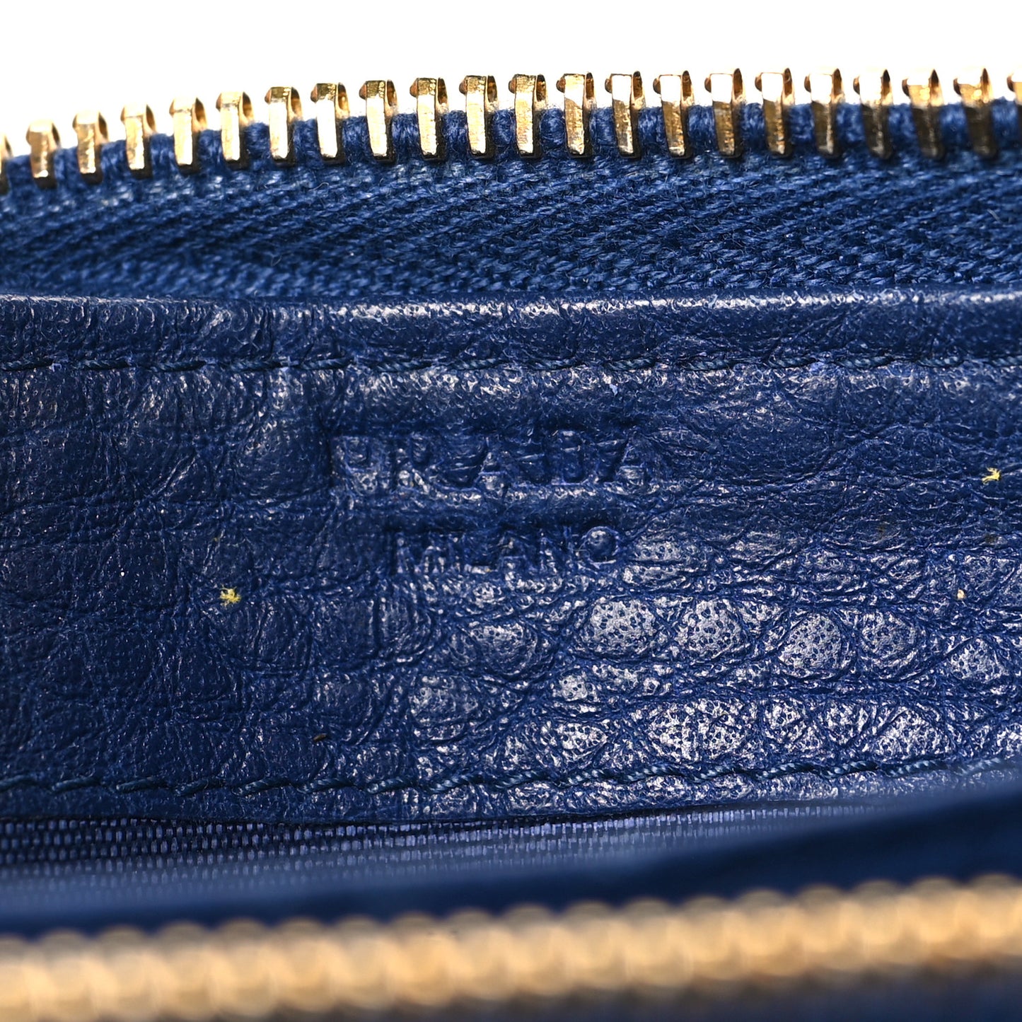 Vitello Daino Zip Around Wallet Navy
