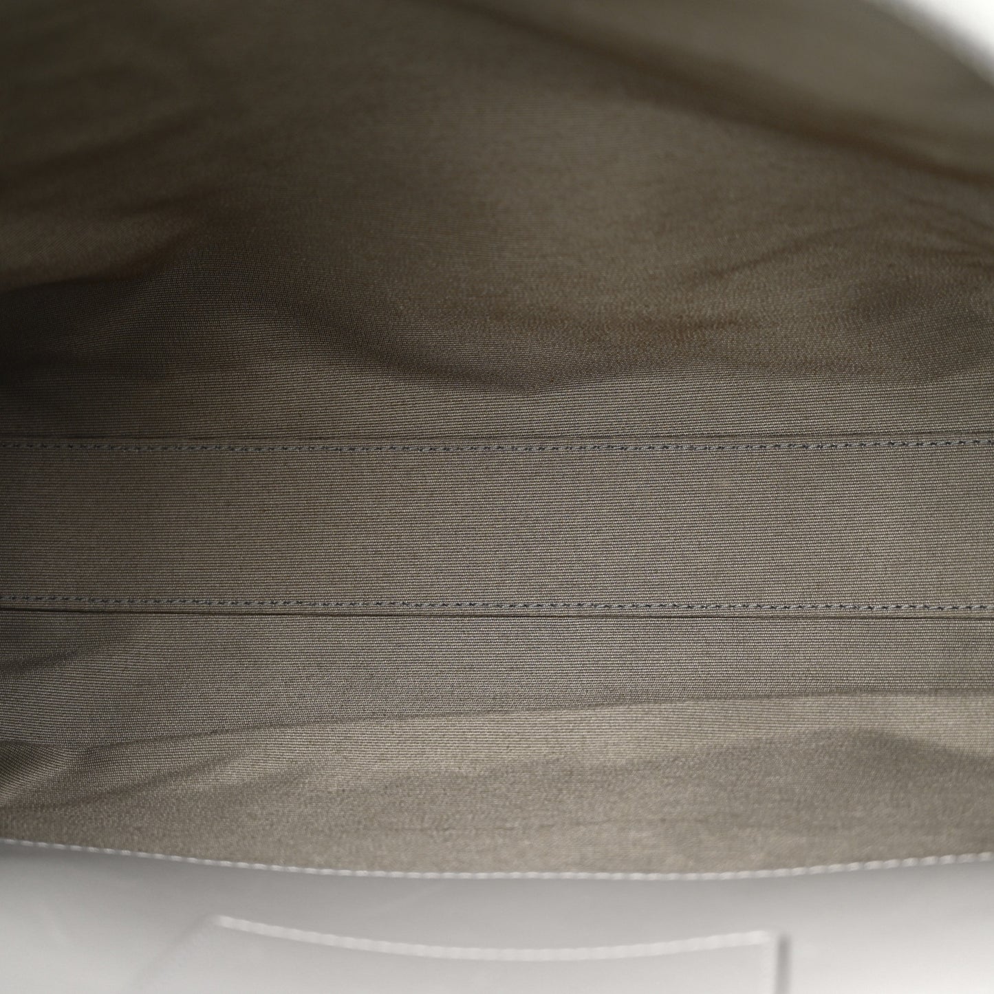 Smooth Calfskin Medium Antigona Soft Lock Duffle Bag Pearl Grey