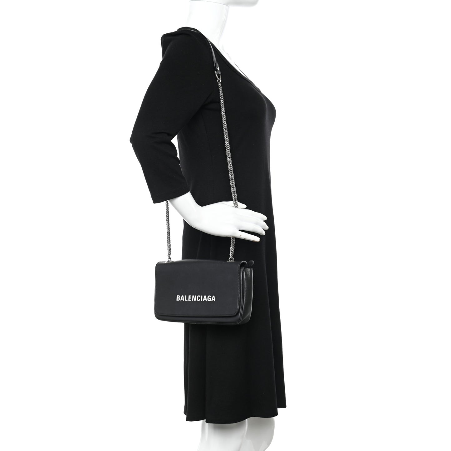 Pebbled Calfskin Logo Everyday Flap Chain Wallet Black