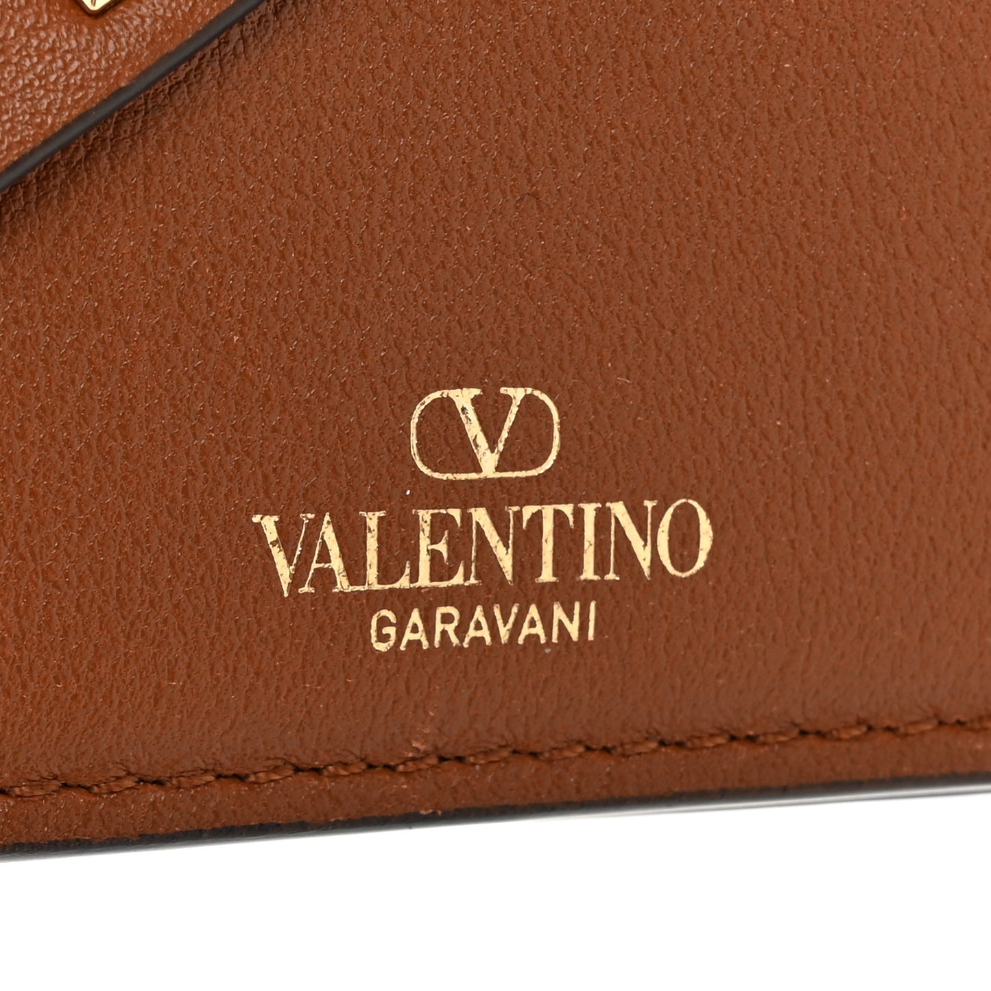Vitello Rockstud Compact Wallet Bright Cognac
