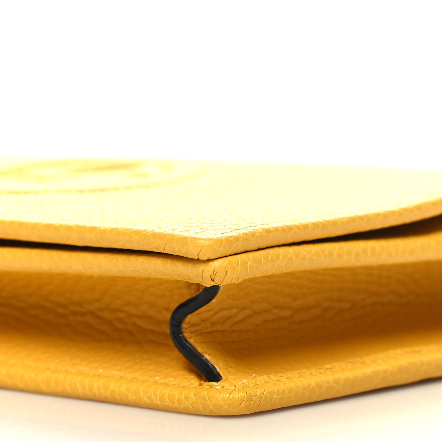 Pebbled Calfskin Soho Wallet On Chain New Buttercup