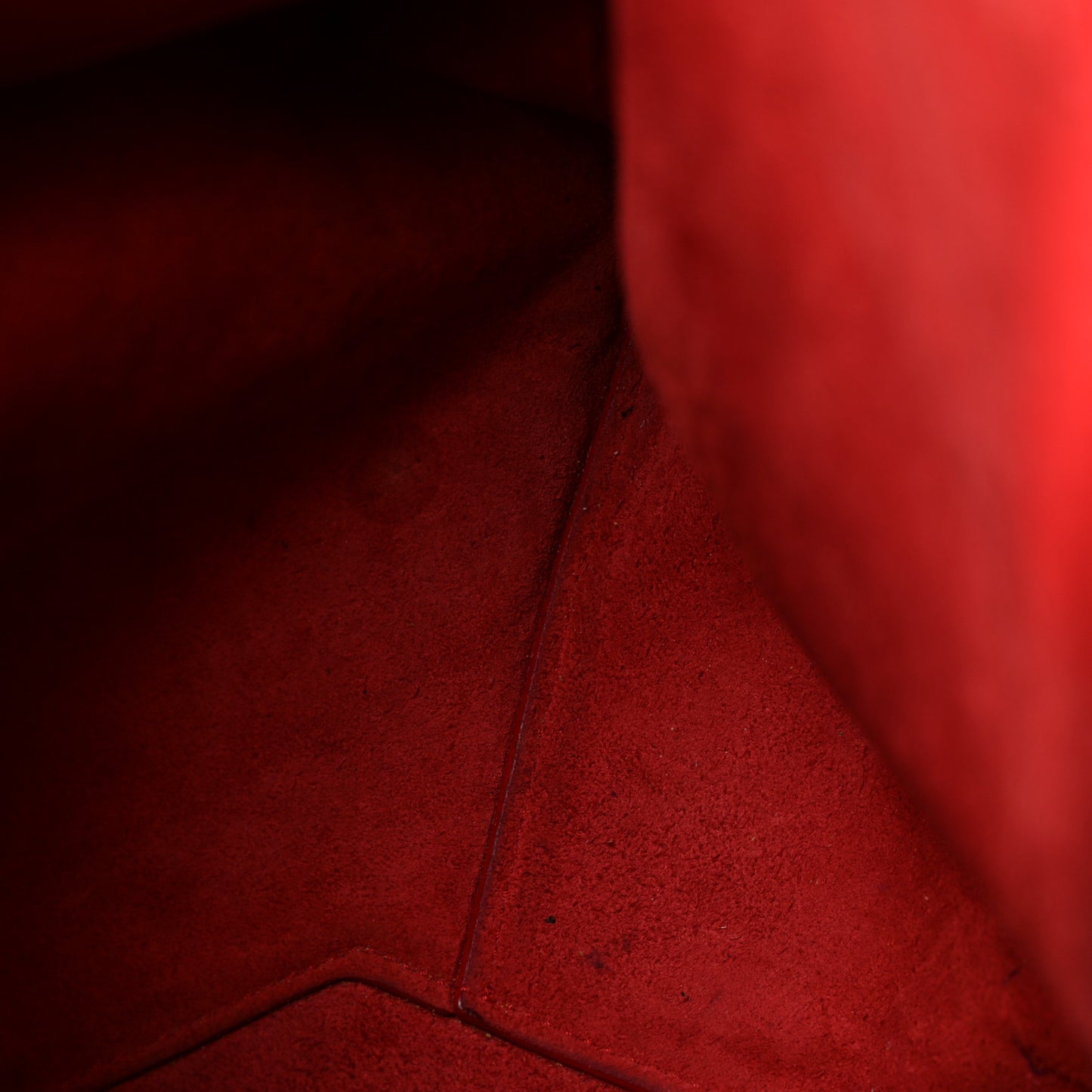 Grained Calfskin Medium Horizontal Cabas Phantom Coquelicot
