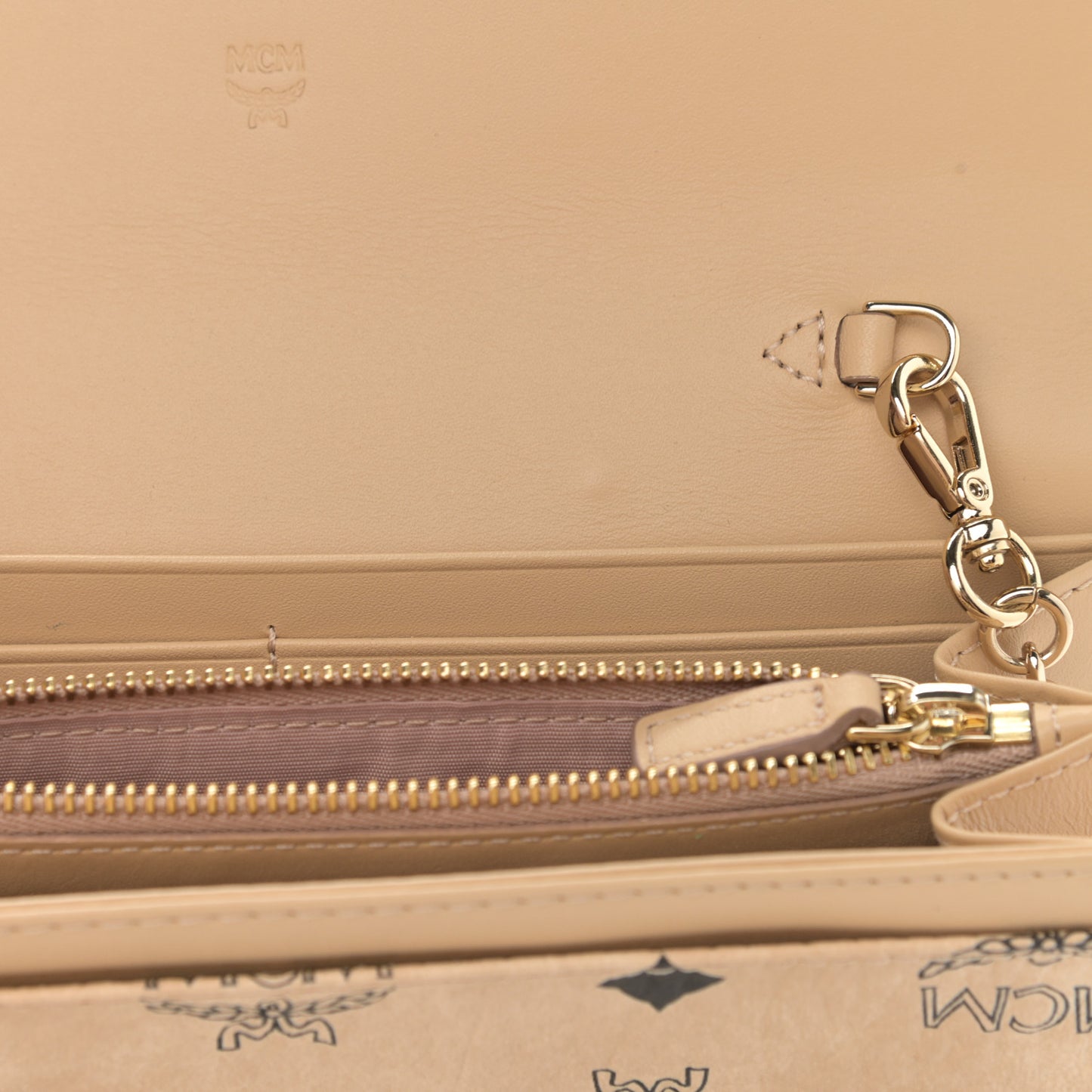 Visetos Calfskin Large Patricia Wallet On Chain Beige