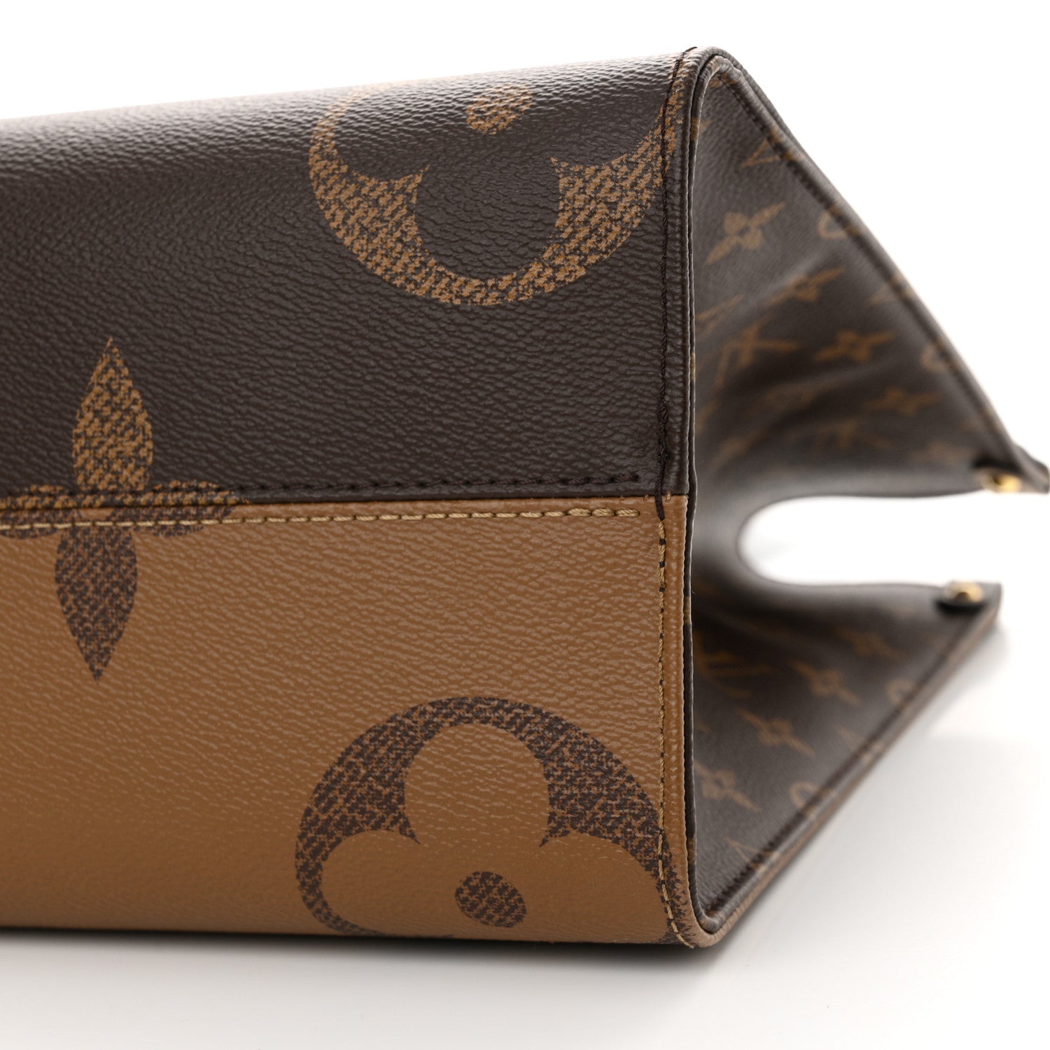 Louis Vuitton Reverse Monogram Giant Onthego MM 9 of 13