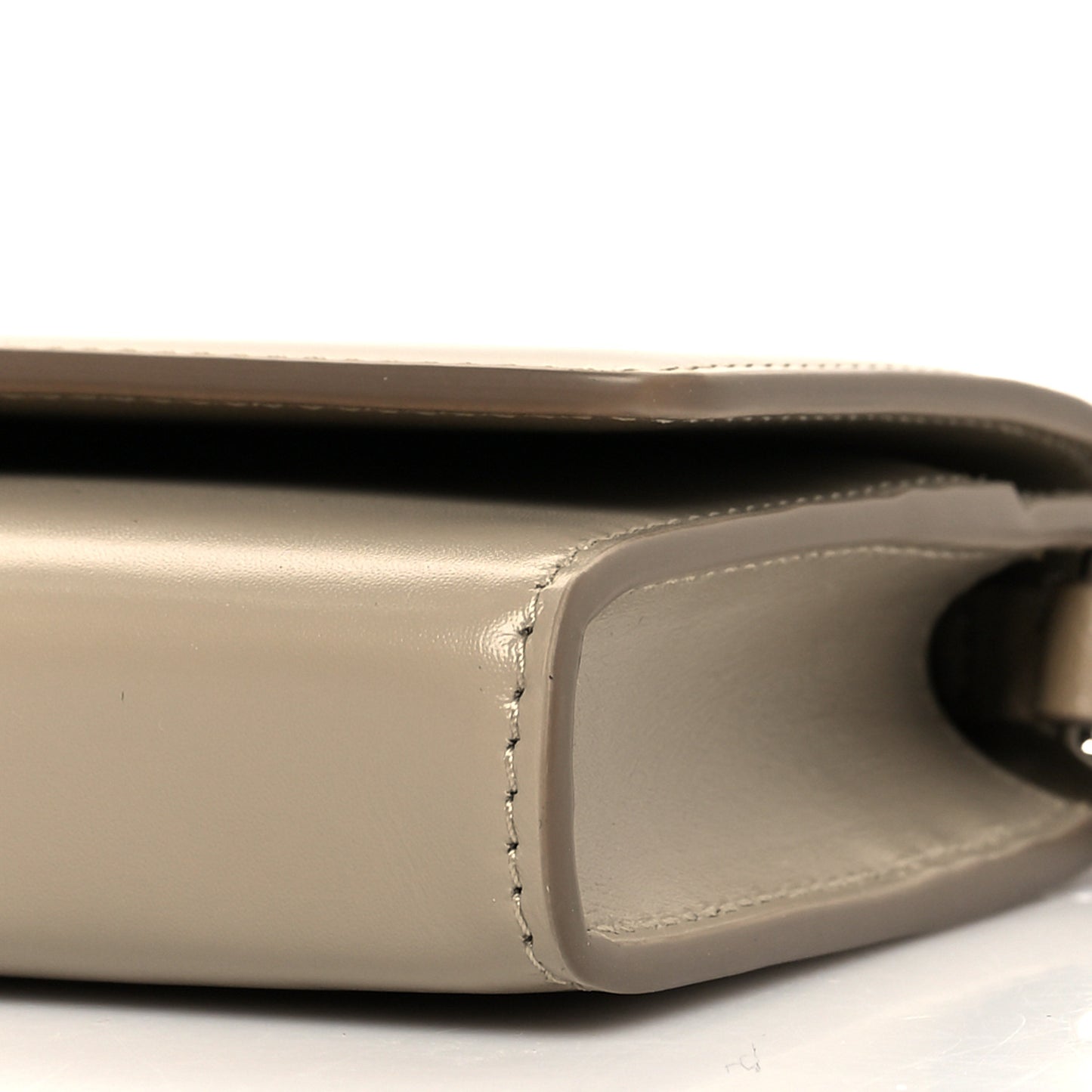 Calfskin 4G Wallet on Chain Dune