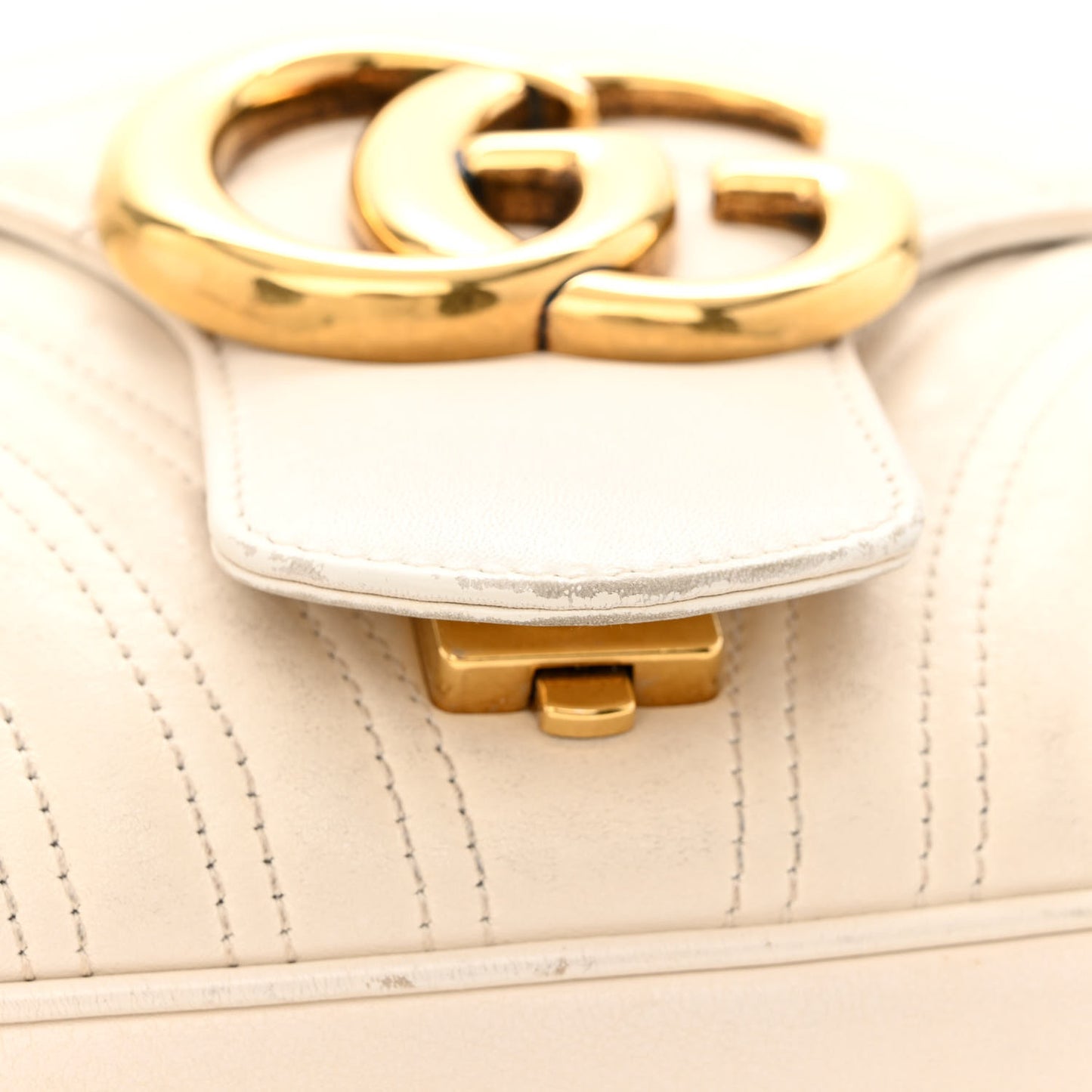 Calfskin Matelasse Medium GG Marmont Shoulder Bag White