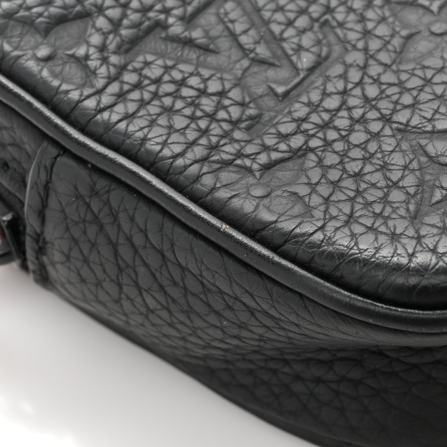 Taurillon Monogram Uniformes Solar Ray Soft Pochette Volga Belt Bag Black