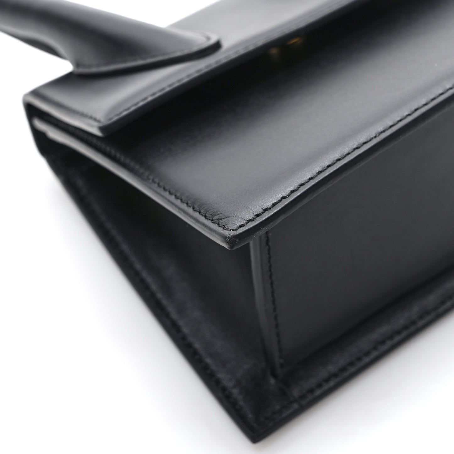 Smooth Calfskin Le Chiquito Moyen Black