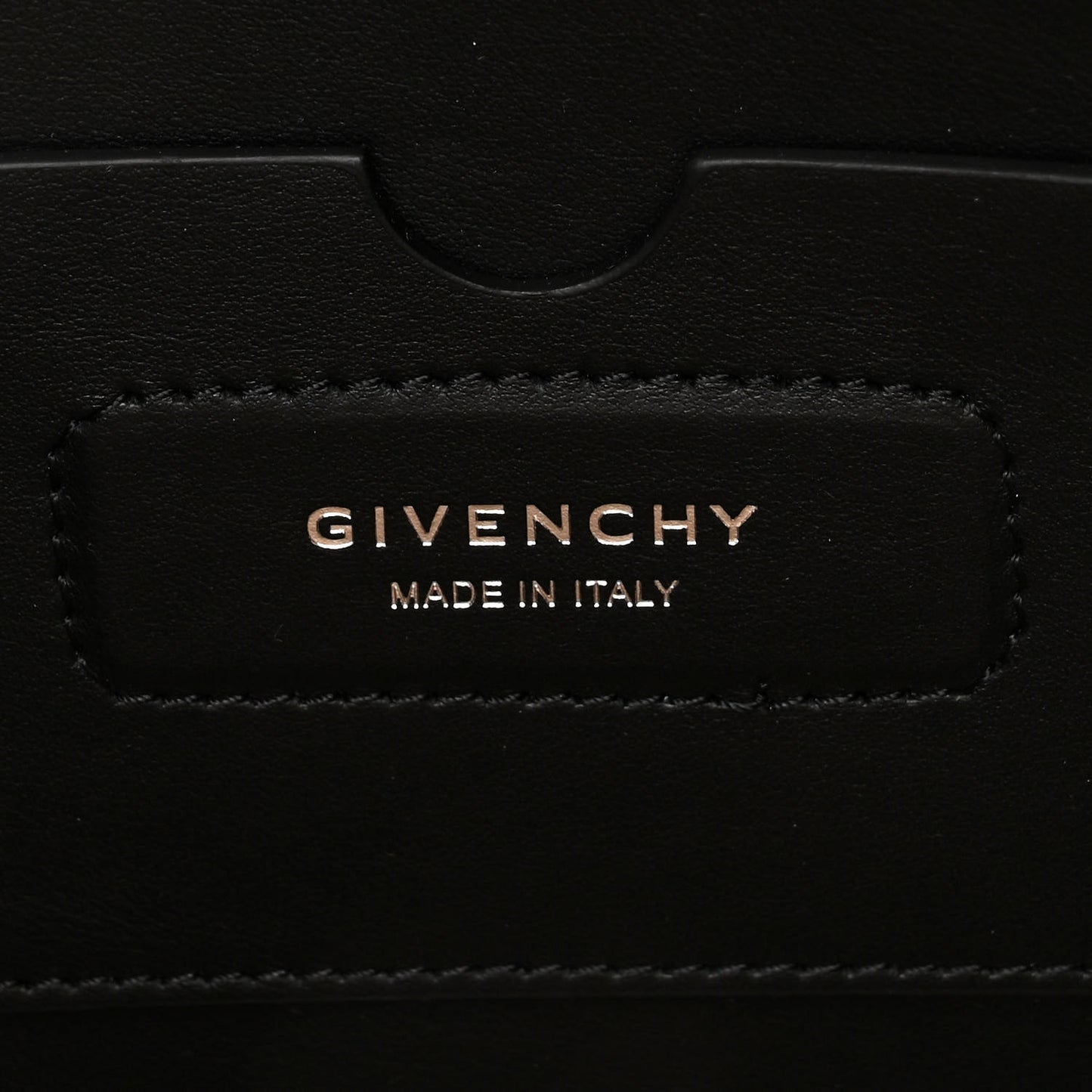 Smooth Calfskin Medium Soft Antigona Black