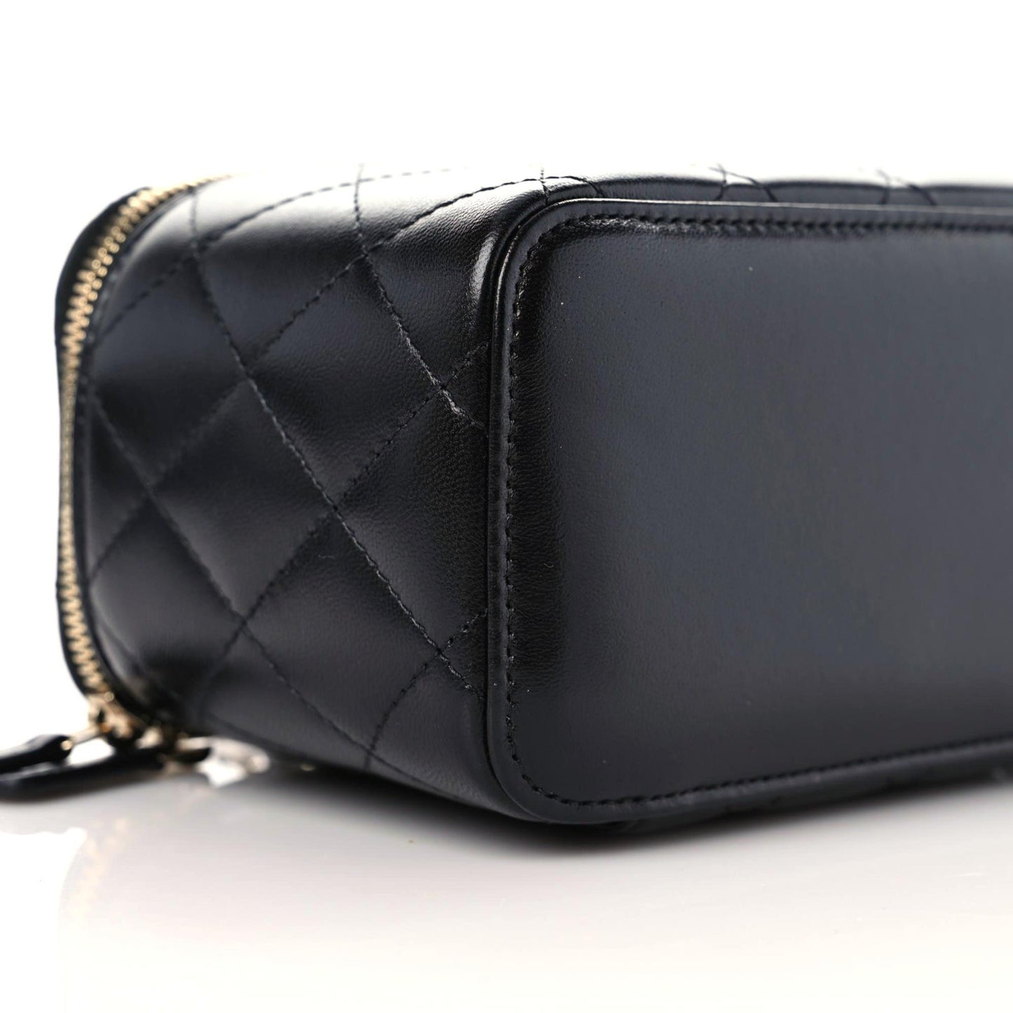 Lambskin Quilted Small Vanity Case With Chain Black